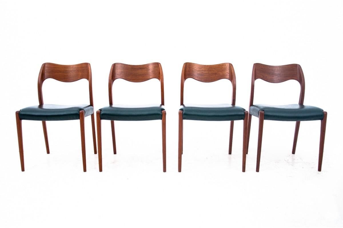 Four teak chairs, the cult model 71, designed by Niels Otto Møller
Made in Denmark in the 1960s. Proserved original dark green leather that has been cleaned. No damage or holes. Wood was polished and refreshed. 
Very good condition.

Dimensions: