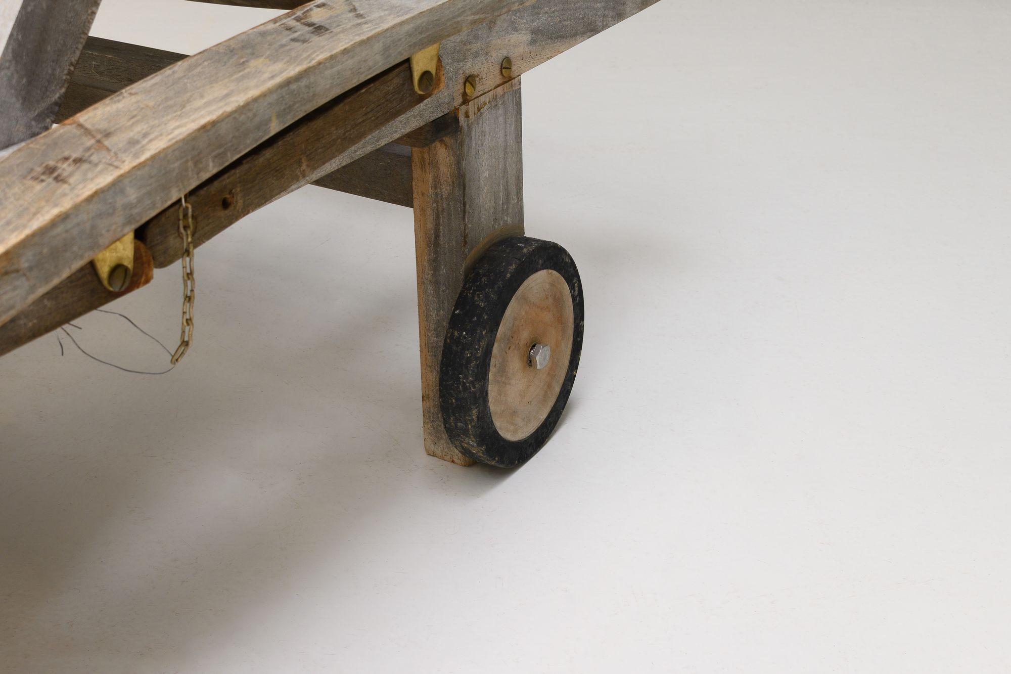 Quatre chaises longues en teck en vente 4