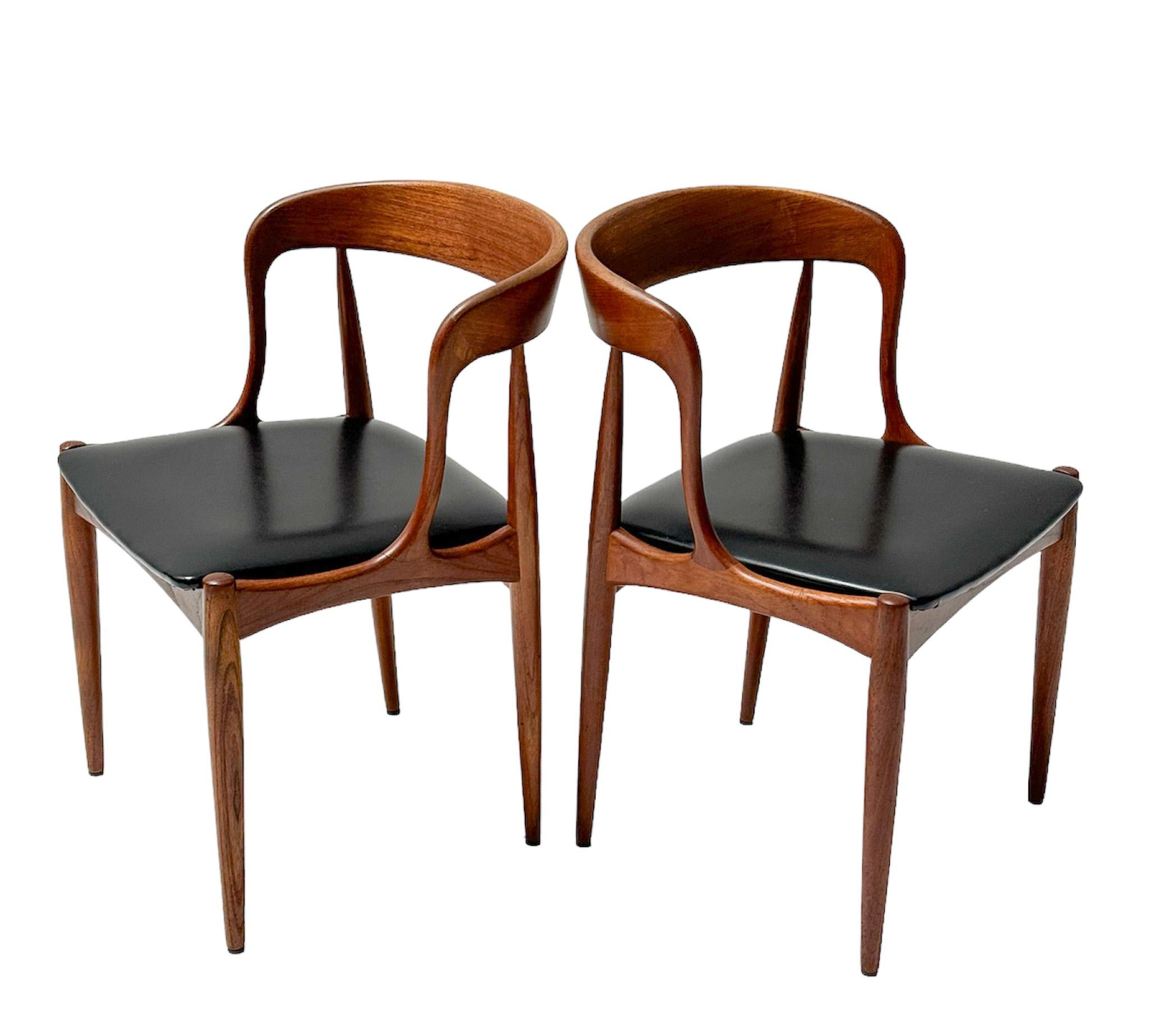 Four Teak Mid-Century Modern Dining Chairs by Johannes Andersen for Uldum, 1960s For Sale 1