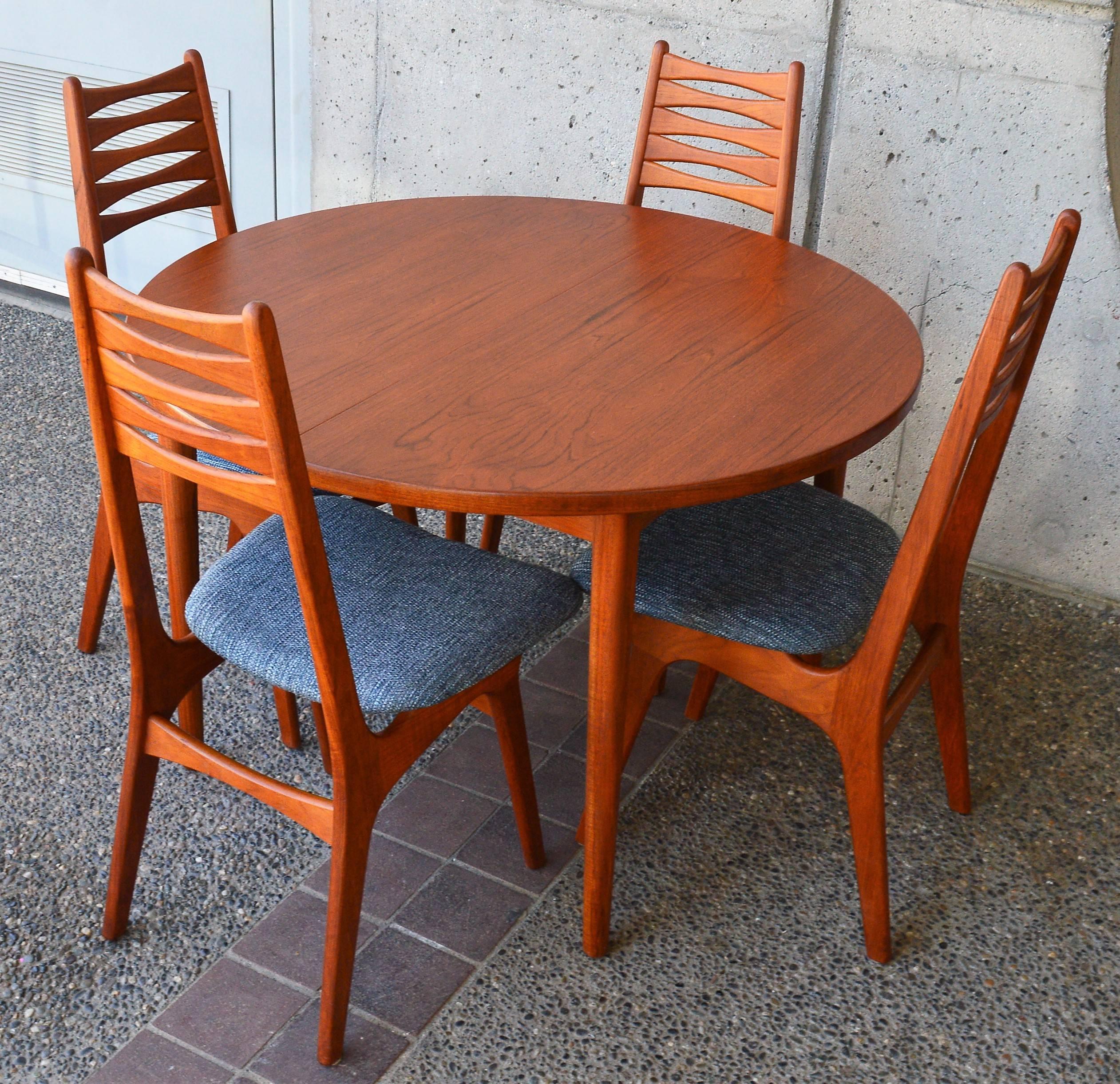 Four Teak Tall Bow-Tie Ladder Back Dining Chairs Attributed to Kai Kristiansen 2