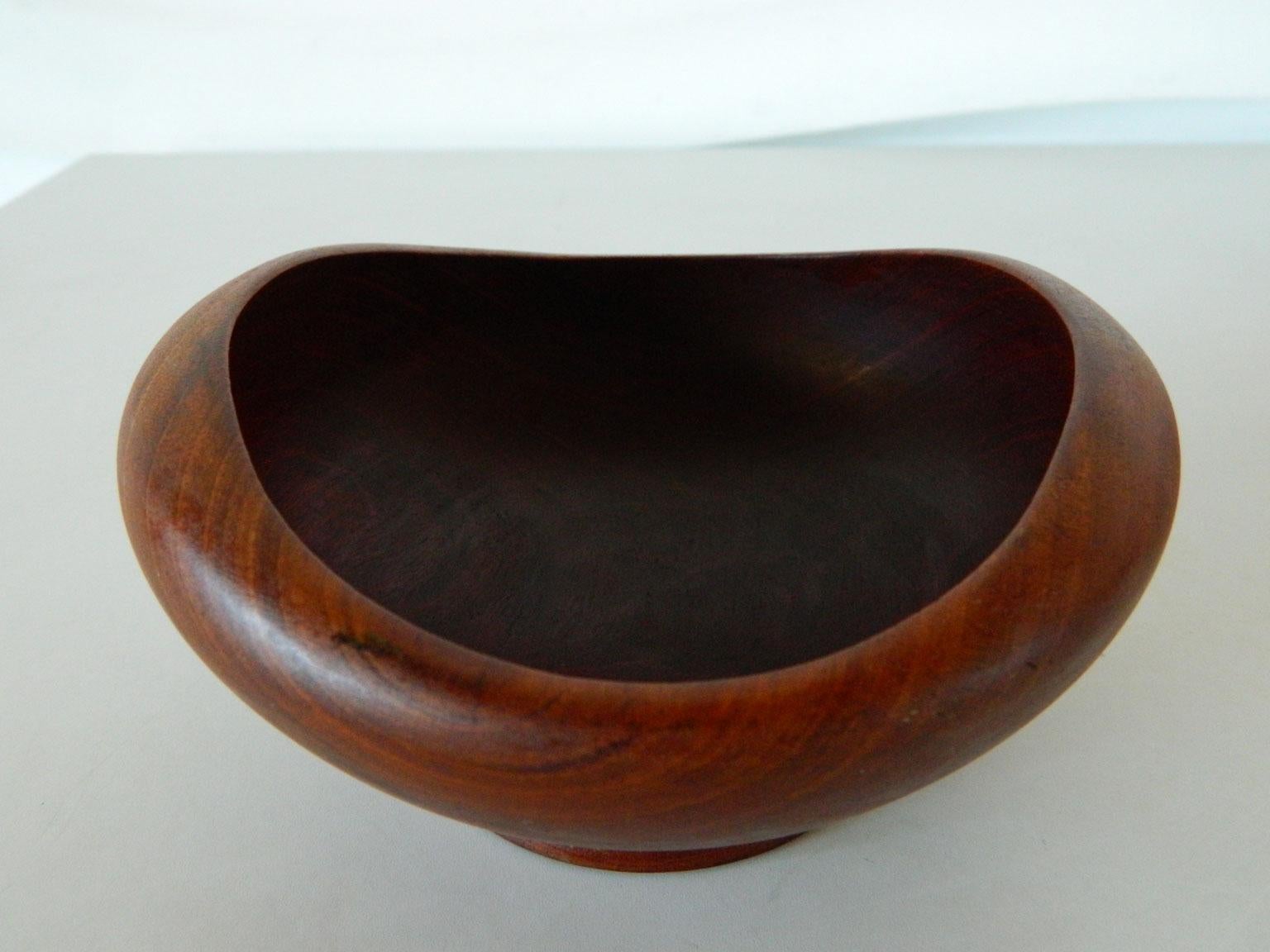 Four Teak Wood Bowls in the Style of Finn Juhl For Sale 1