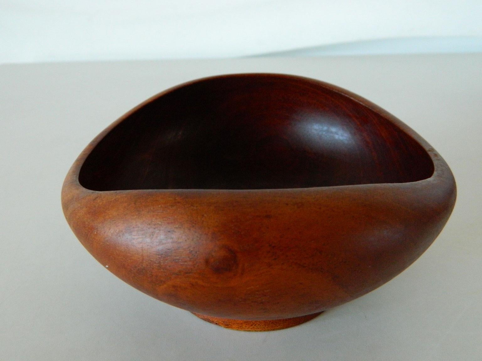 Four Teak Wood Bowls in the Style of Finn Juhl For Sale 2