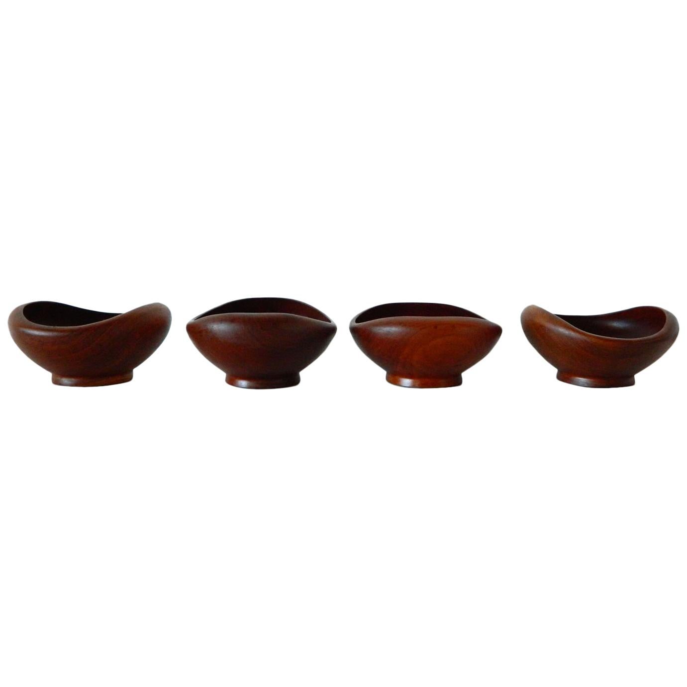 Four Teak Wood Bowls in the Style of Finn Juhl For Sale