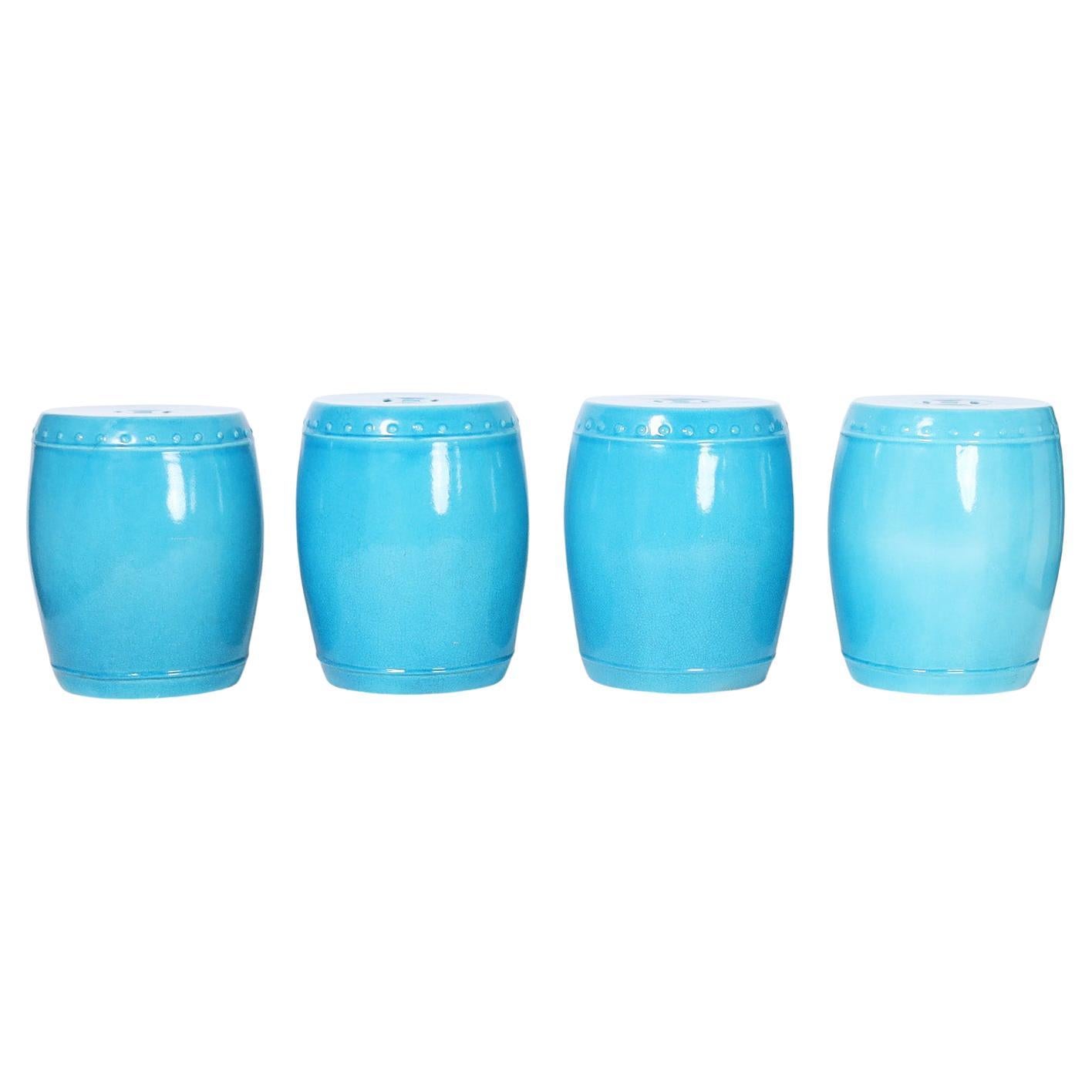 Vier Terrakotta-Gartensthle mit blauer Glasur, Preis pro Paar im Angebot