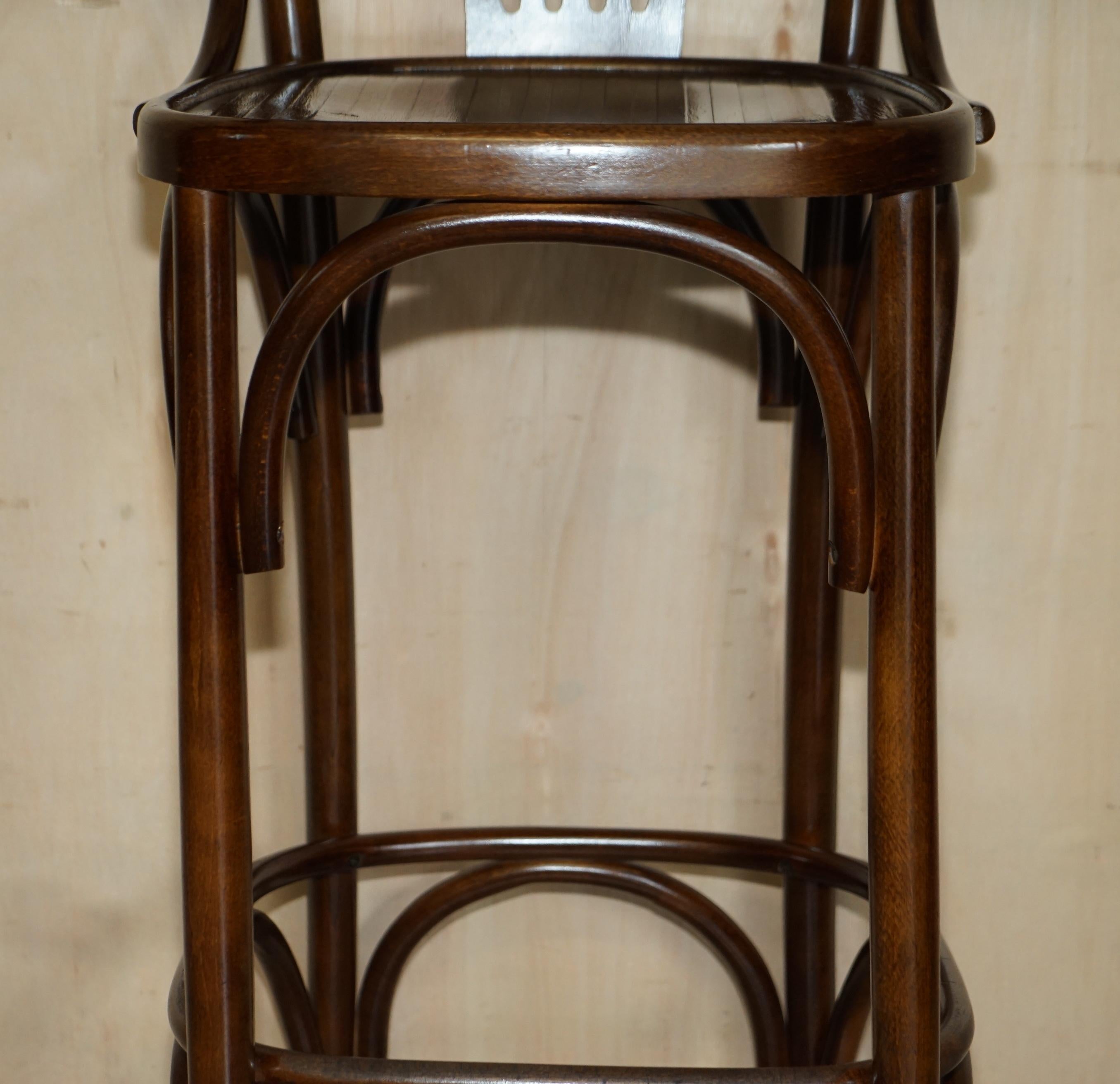 Mid-Century Modern Four Thonet Style Bentwood Tall Kitchen Bar Stools with Elegant Frames 4 For Sale