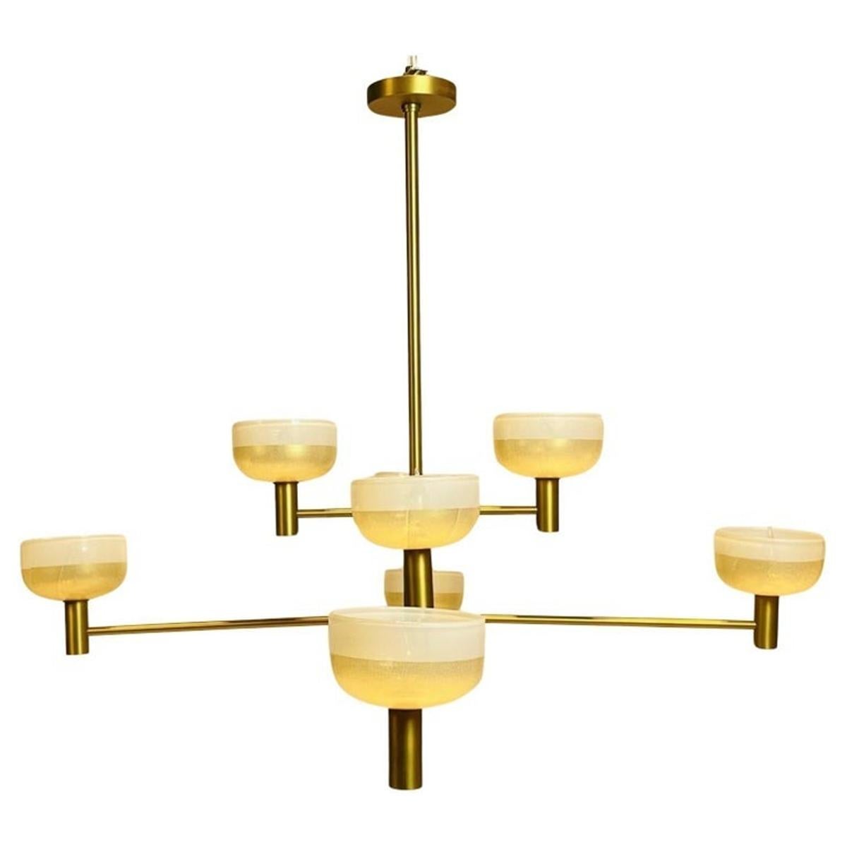 Ein eleganter vierstöckiger Kronleuchter aus der Kollektion 
