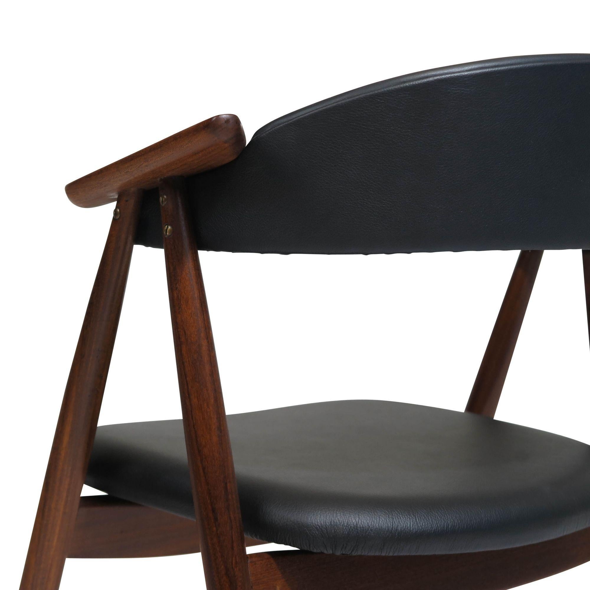 Four Unique Scandinavian Teak Dining Chairs For Sale 4