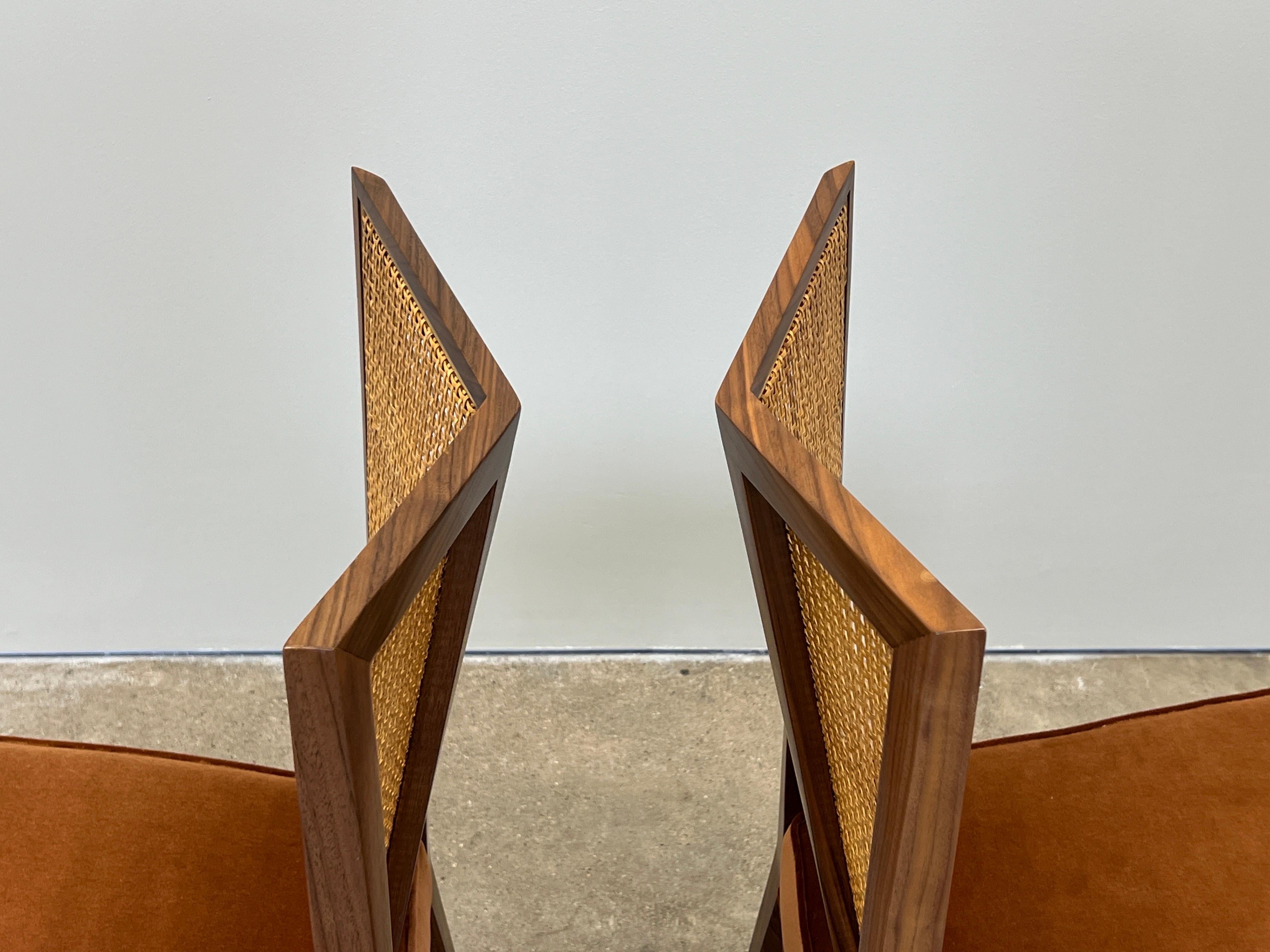 Cuatro sillas de comedor con respaldo en V de Michael Taylor para Baker en venta 6