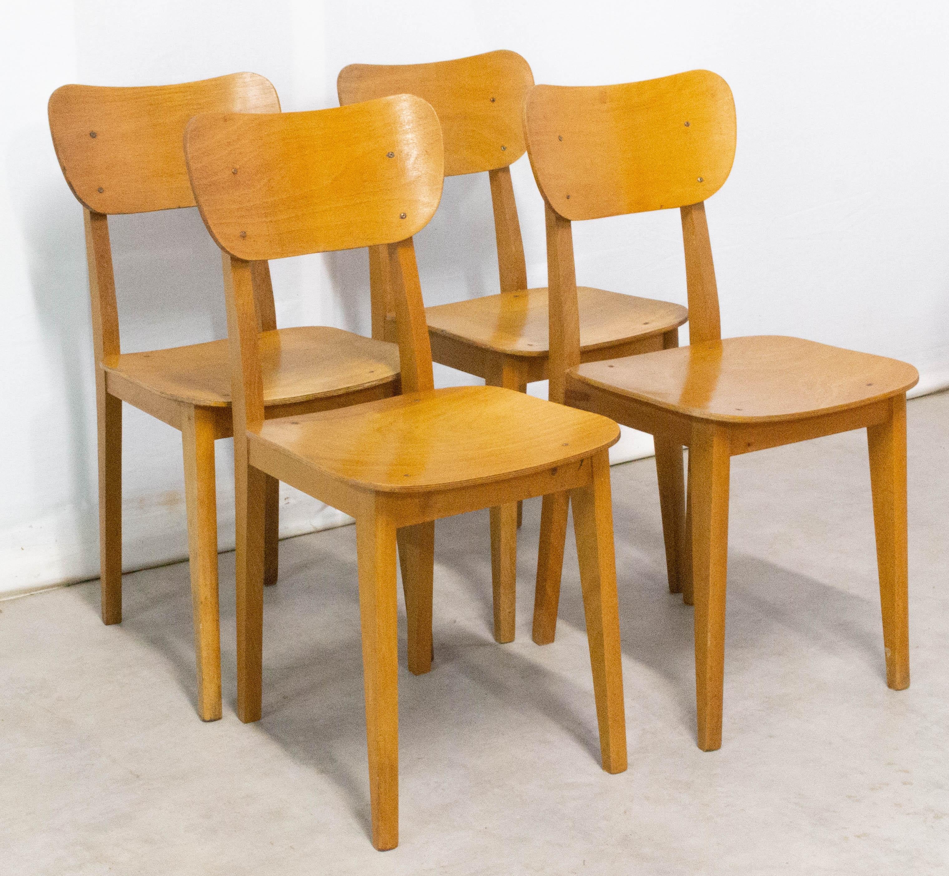 Four French dining chairs, midcentury
Beech
Original vintage condition
Sound and solid.

For shipping: 
2 packs, 39/55/88 kg 8 kg each.