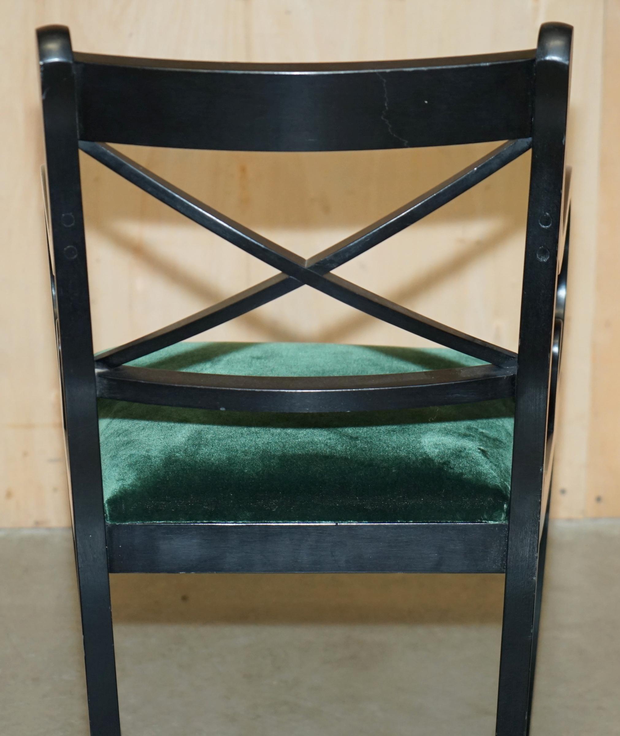 FOUR VINTAGE ENGLISH REGENCY EBONISED SABRE LEG GREEN VELVET DINING CHAiRS 4 For Sale 9
