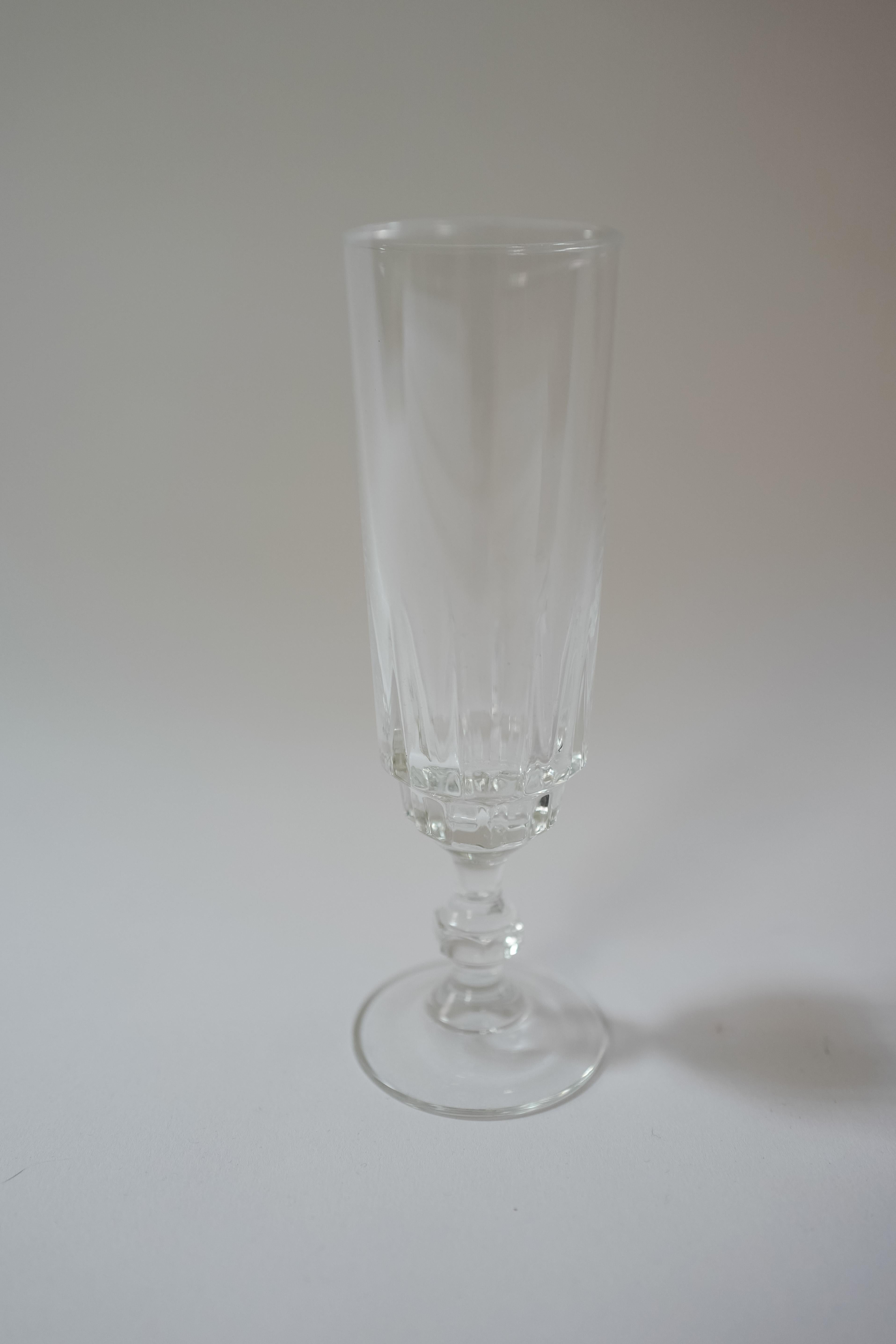 Four Vintage French Crystal Champagne Flutes In Good Condition For Sale In Milano, IT