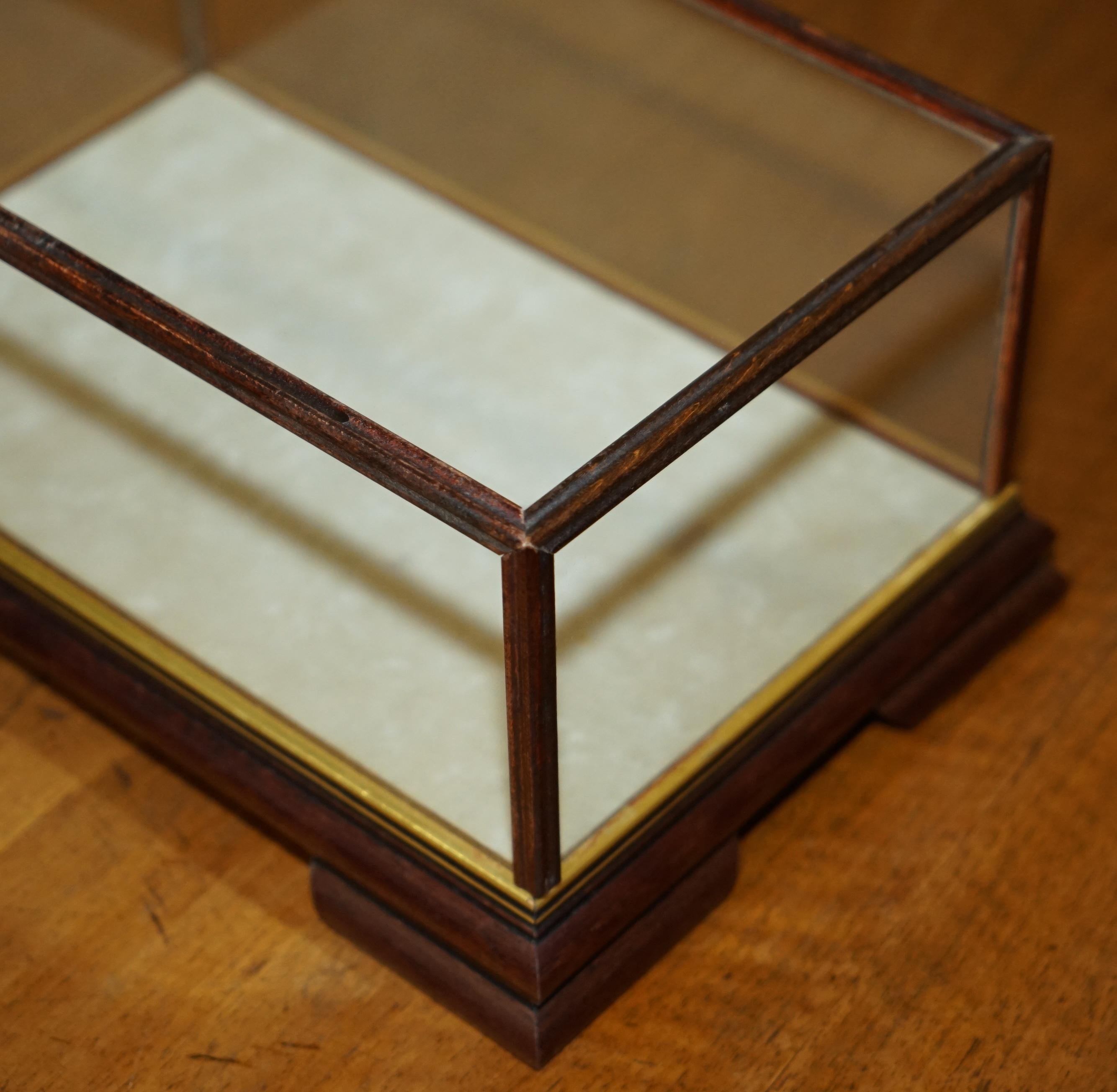 FOUR VINTAGE HARDWOOD & GLASS TABLE TOP DISPLAY CASES FOR TRiNKETS 21X32X15CM For Sale 6