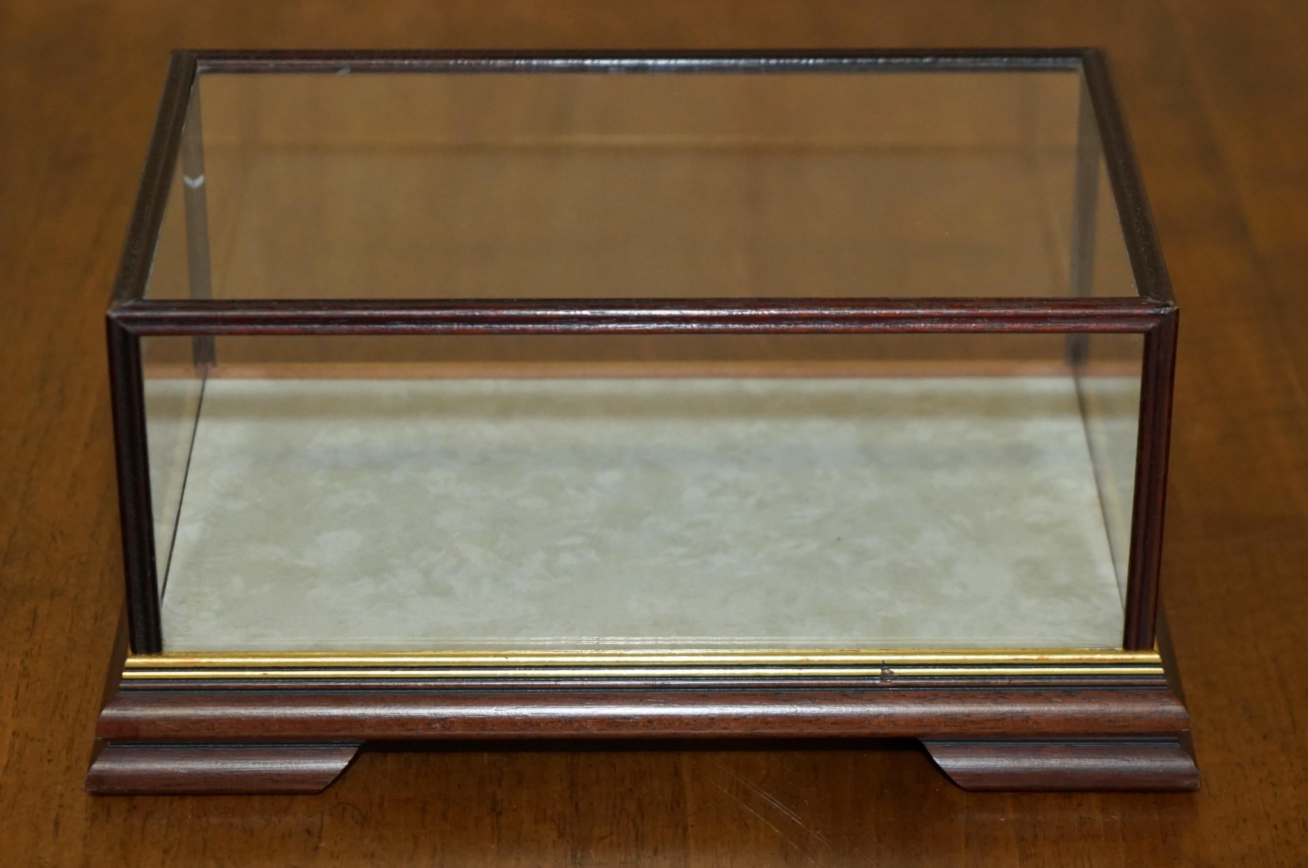 Mid-Century Modern FOUR VINTAGE HARDWOOD & GLASS TABLE TOP DISPLAY CASES FOR TRiNKETS 21X32X15CM For Sale
