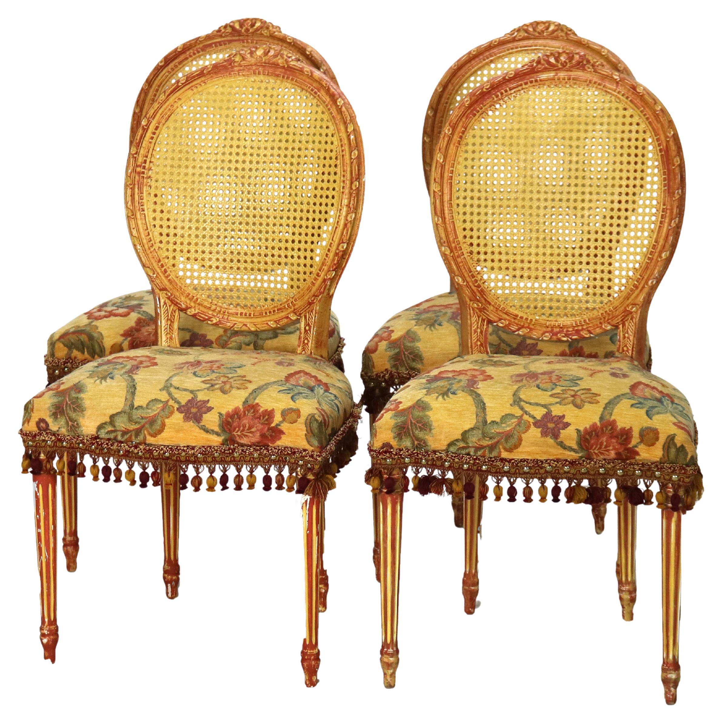 Quattro sedie da salotto d'epoca Louis XV in canna pressata e policromata C1940