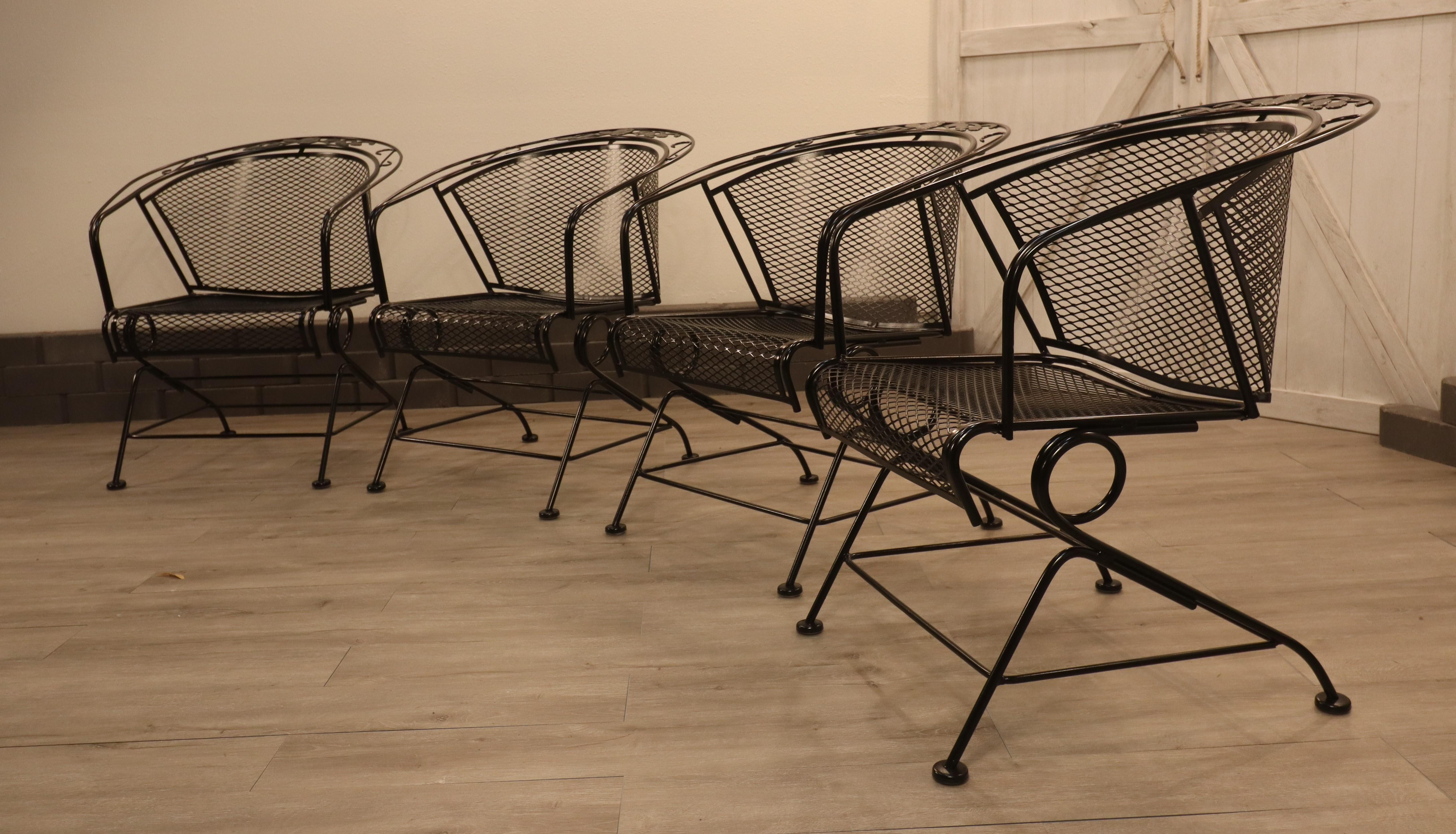 Mid-Century Modern Quatre chaises à enroulement florales et à feuilles de Meadow Craft Vintage en vente
