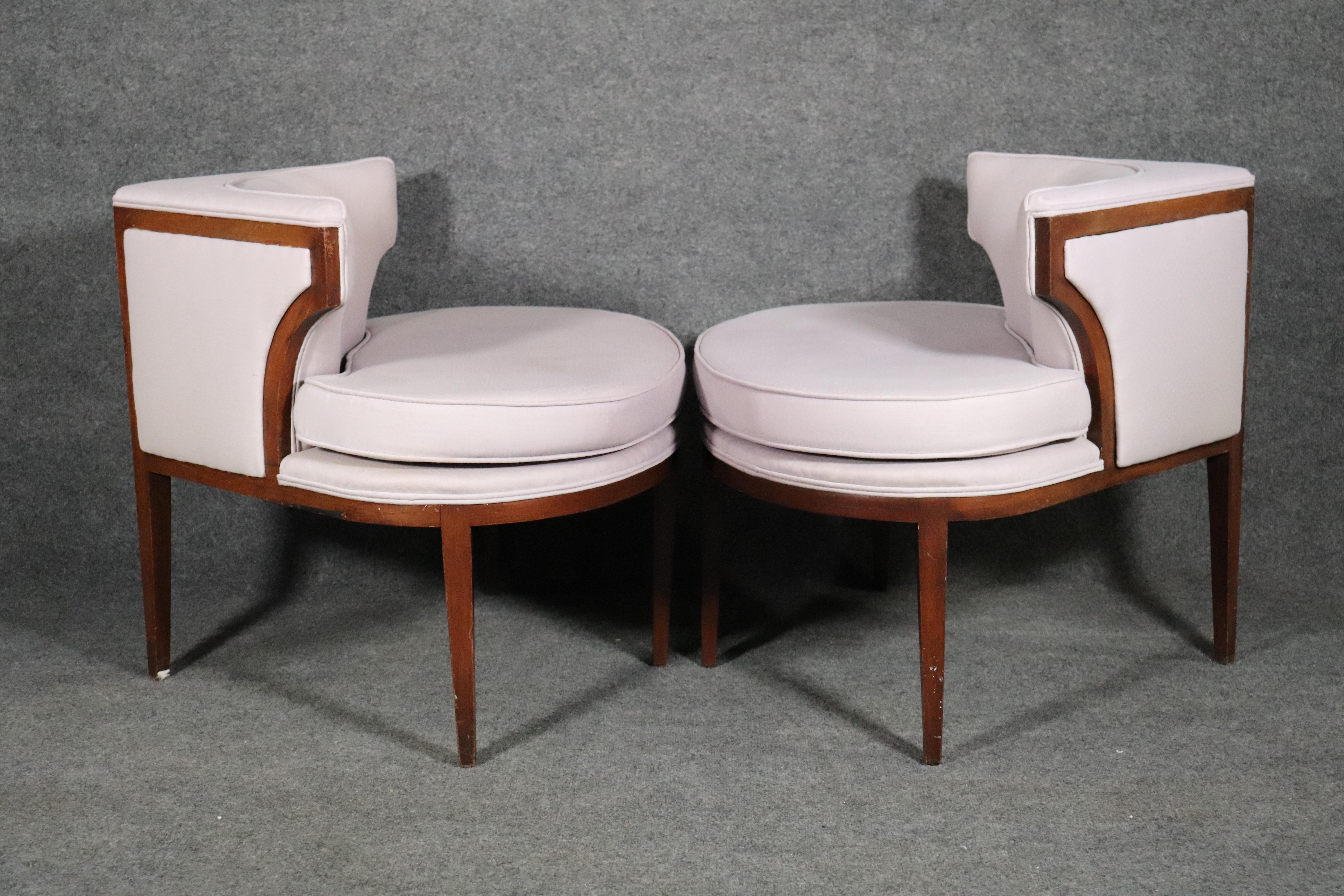 Quatre chaises d'angle modernes et vintage Bon état - En vente à Brooklyn, NY