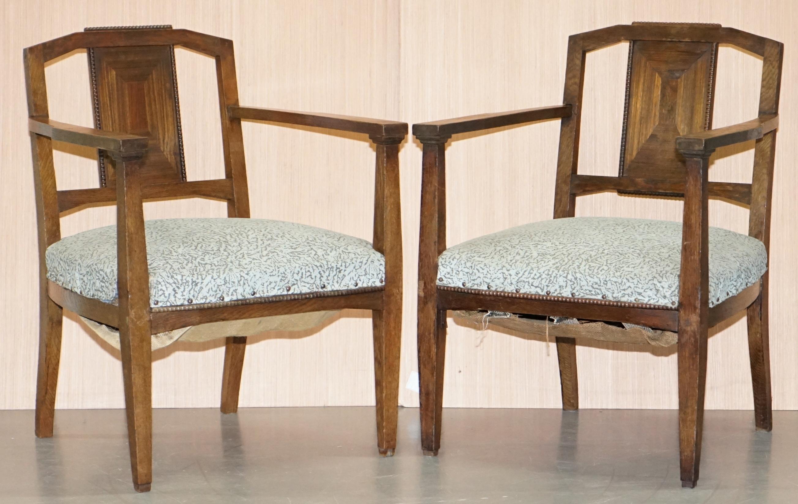 Nous avons le plaisir de proposer à la vente un ensemble de quatre fauteuils William Morris pour Liberty London du début du 20ème siècle.

Un ensemble de quatre chaises très décoratives de très belle apparence et de bonne facture. On me les a
