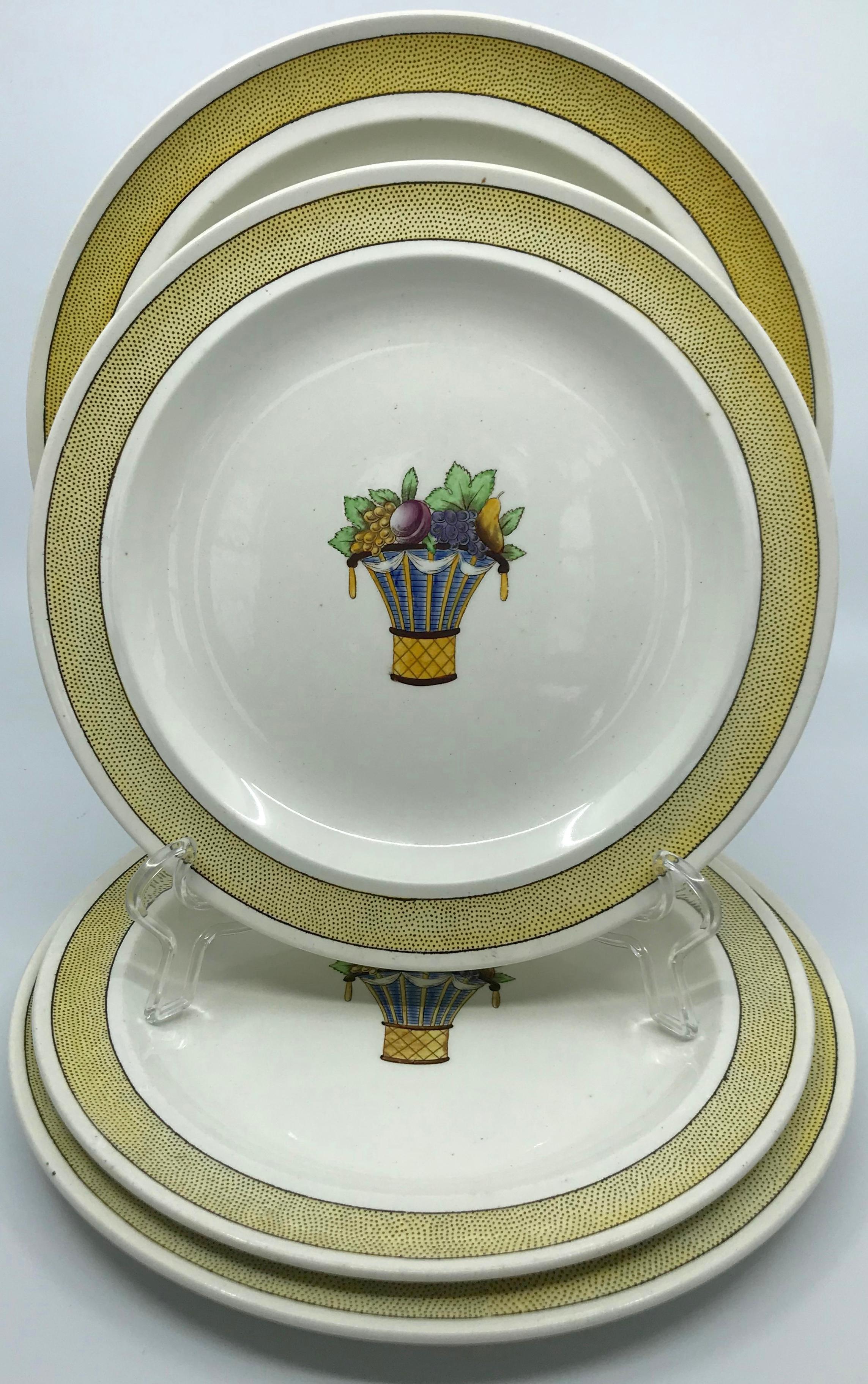 Four Vintage Wedgwood Directoire Pattern Yellow Creamware Plates In Good Condition In New York, NY
