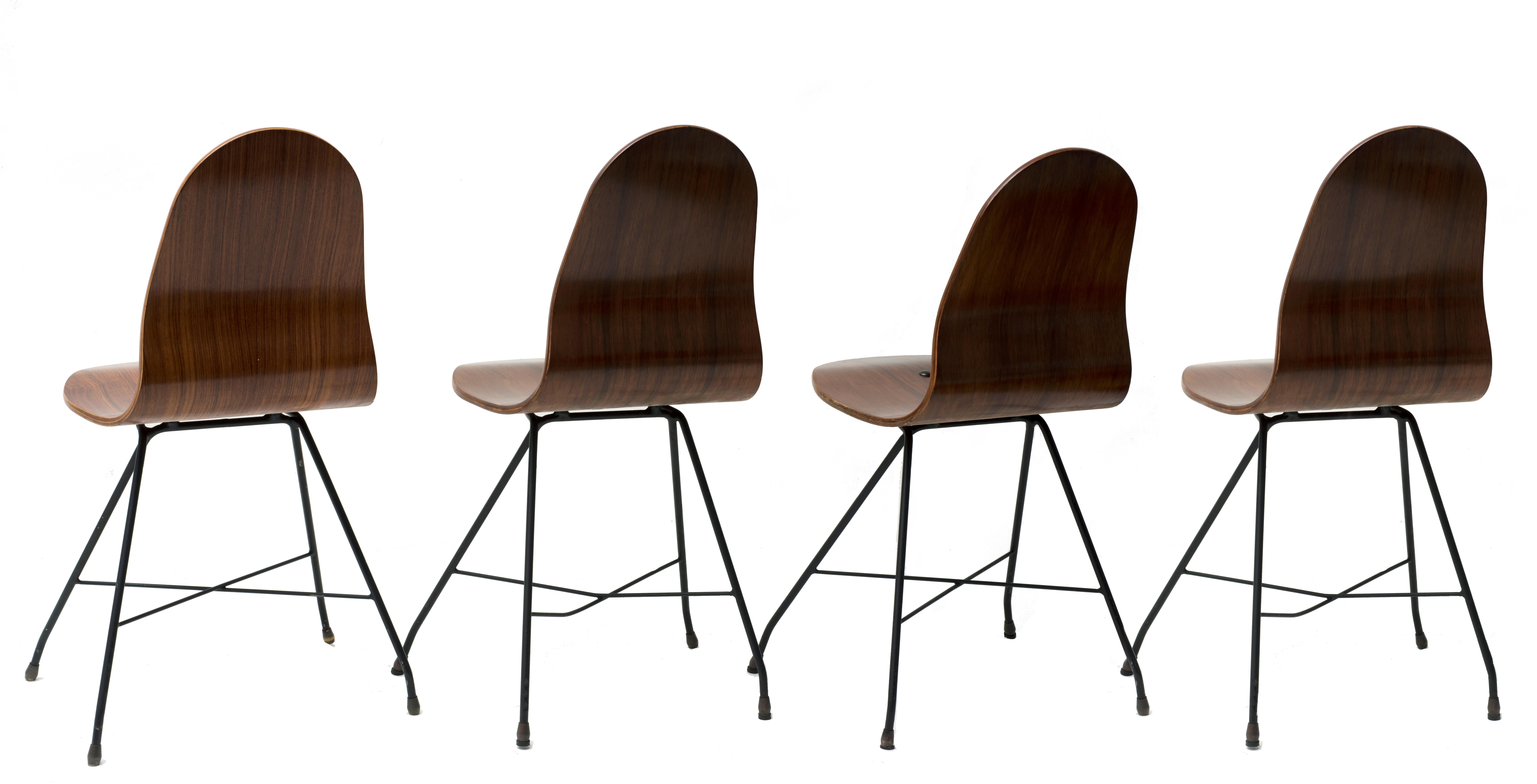Four Vintage Wooden Chairs by Franco Campo and Carlo Graffi, 1950s In Good Condition In Roma, IT