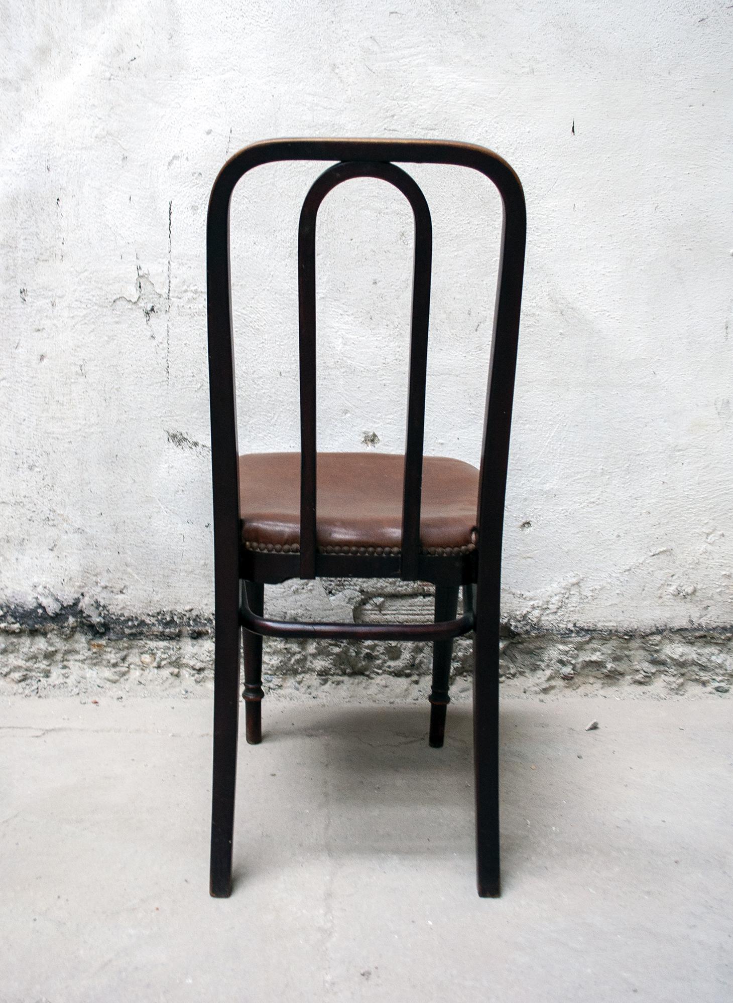 Four Vintage Wooden Chairs Thonet, 1910 In Good Condition For Sale In Torino, Italy