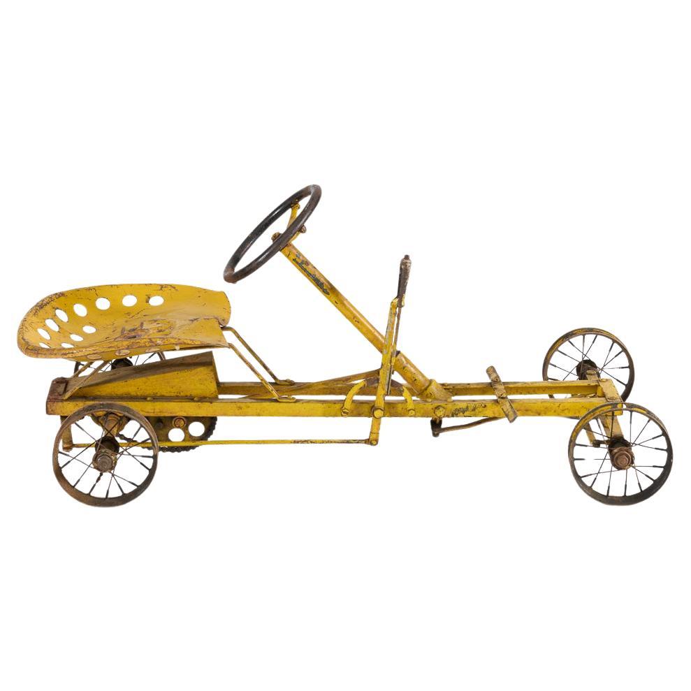 Voiture à pédales à quatre roues de la Collection S de Thierry Despont