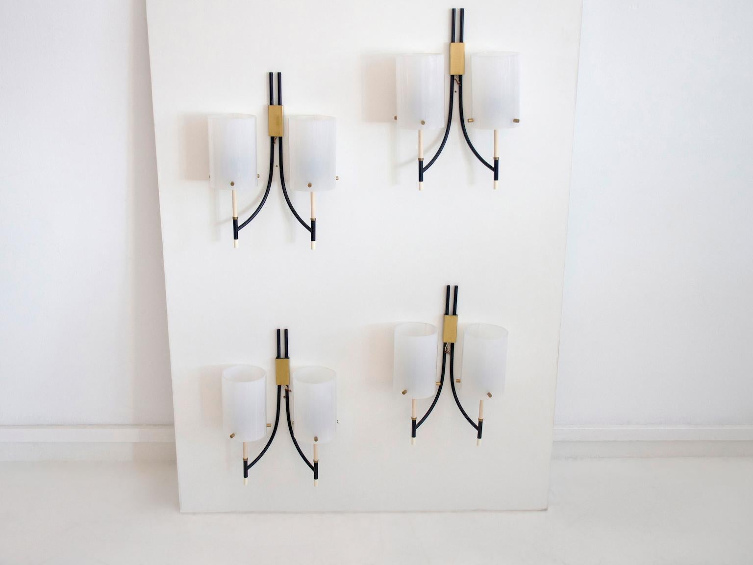 Four White Wall Lamps Attributed to Casey Fantin For Sale 1