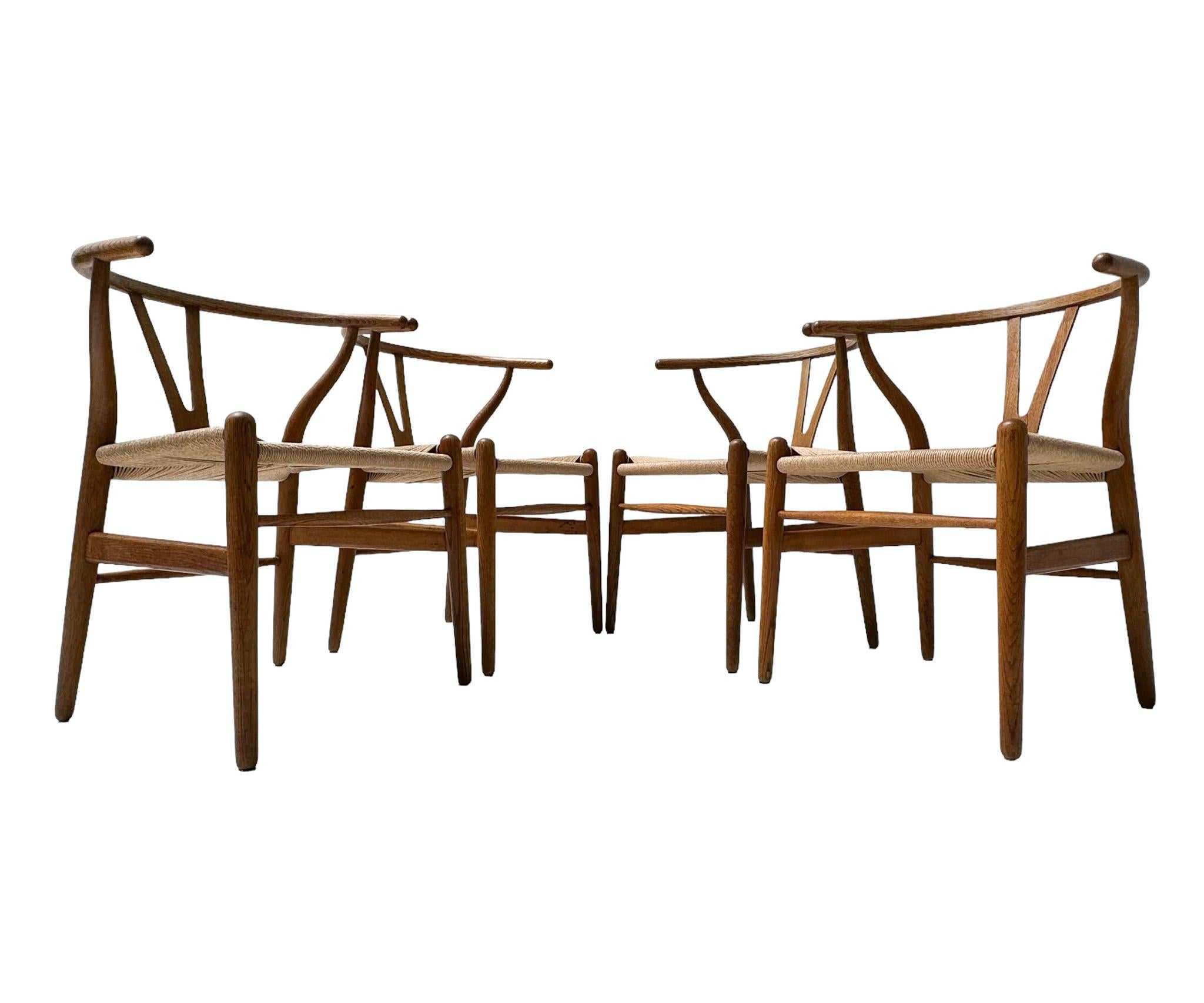 Four Wishbone CH 24 Chairs by Hans J Wegner for Carl Hansen & Søn, 1950s (Moderne der Mitte des Jahrhunderts) im Angebot