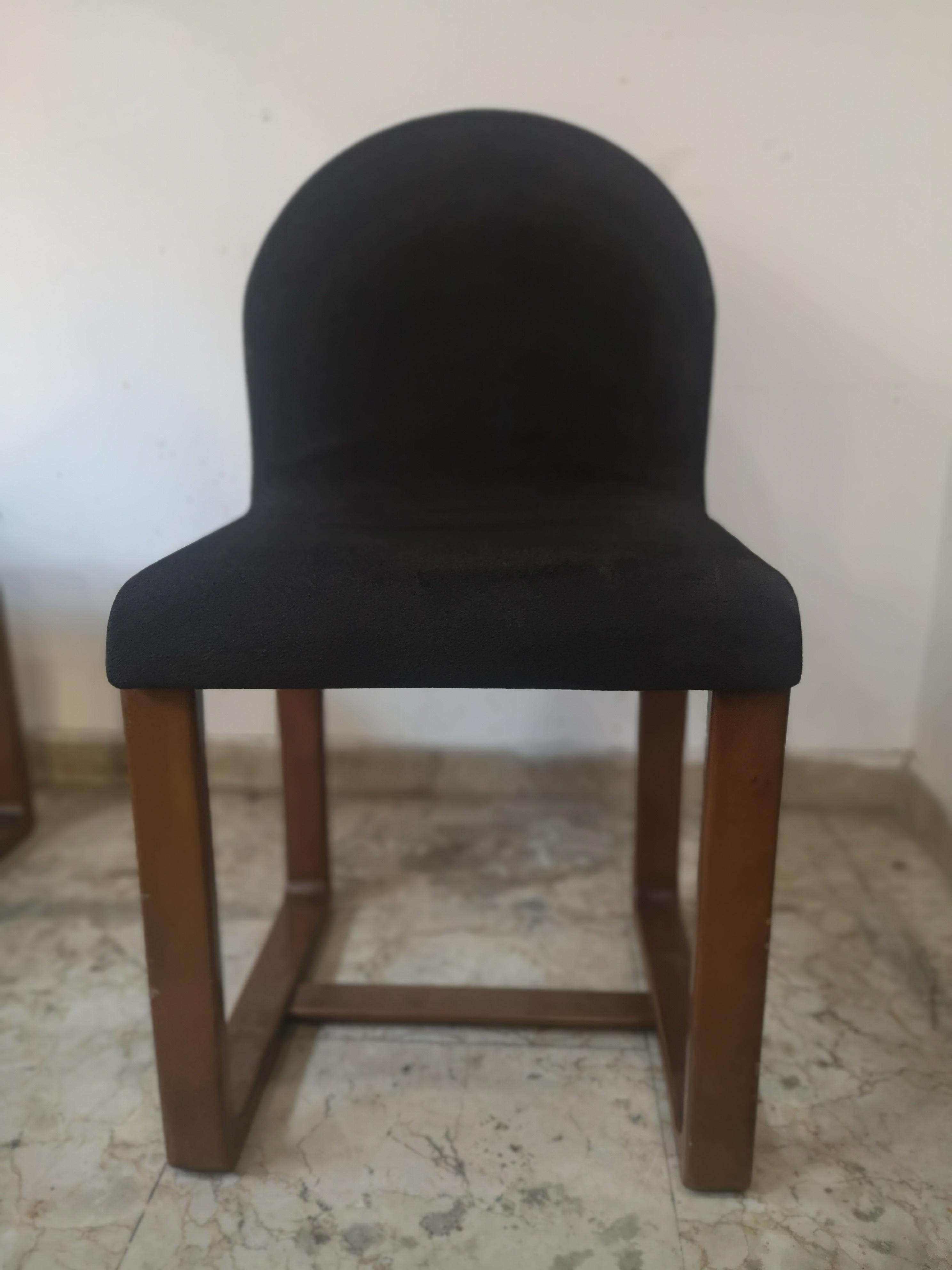 Four wooden and leather chairs in the 1960s Afra & Tobia Scarpa style 7