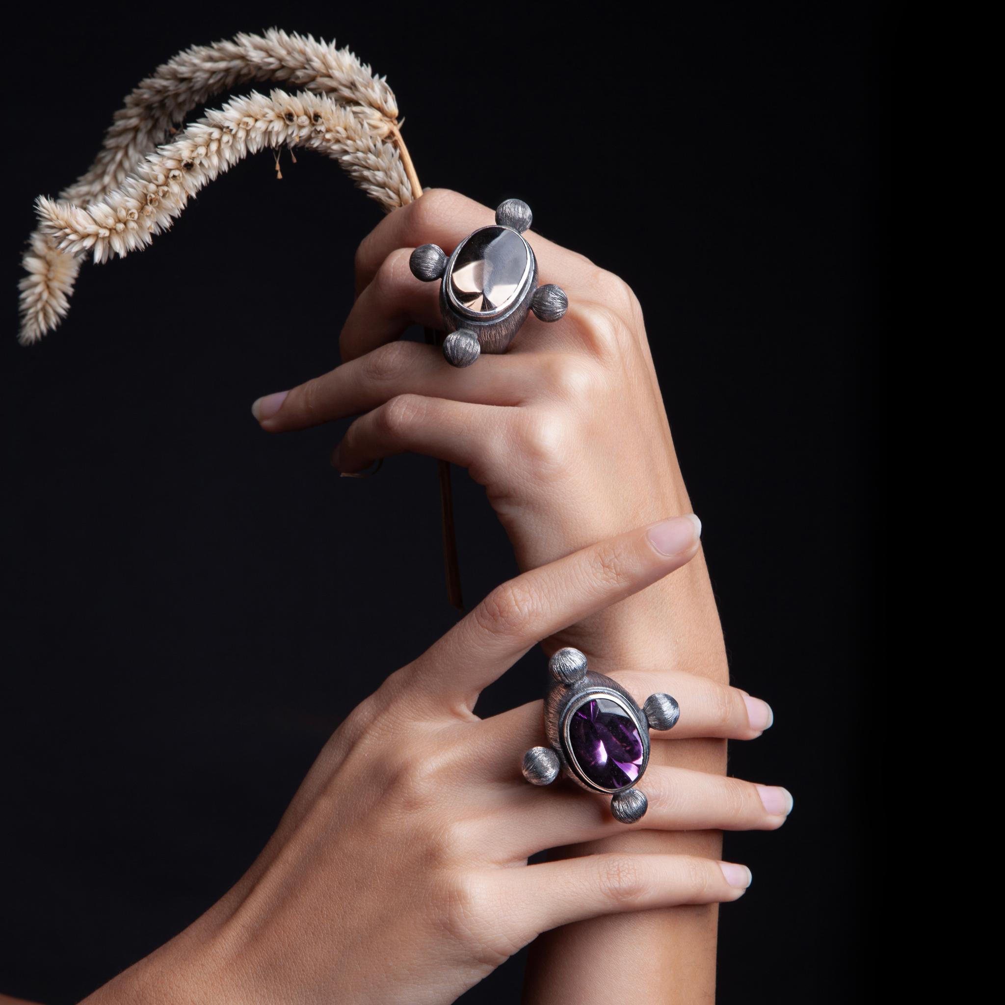 Anello dei Quattro Mondi in argento sterling disponibile in ametista o quarzo fumé 4