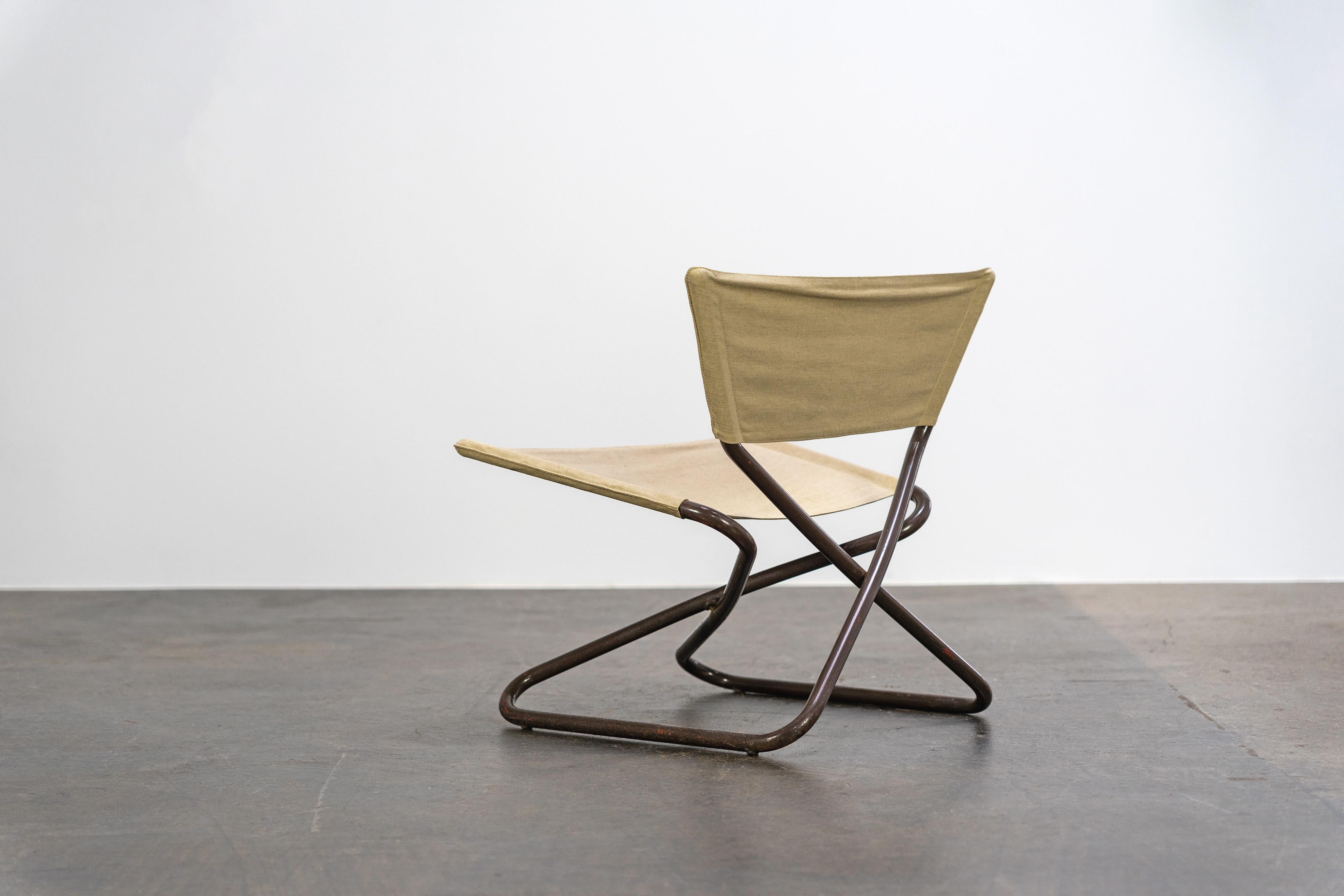 Four Z-Down folding lounge chairs and table by Erik Magnussen, Torben Ørskov For Sale 5