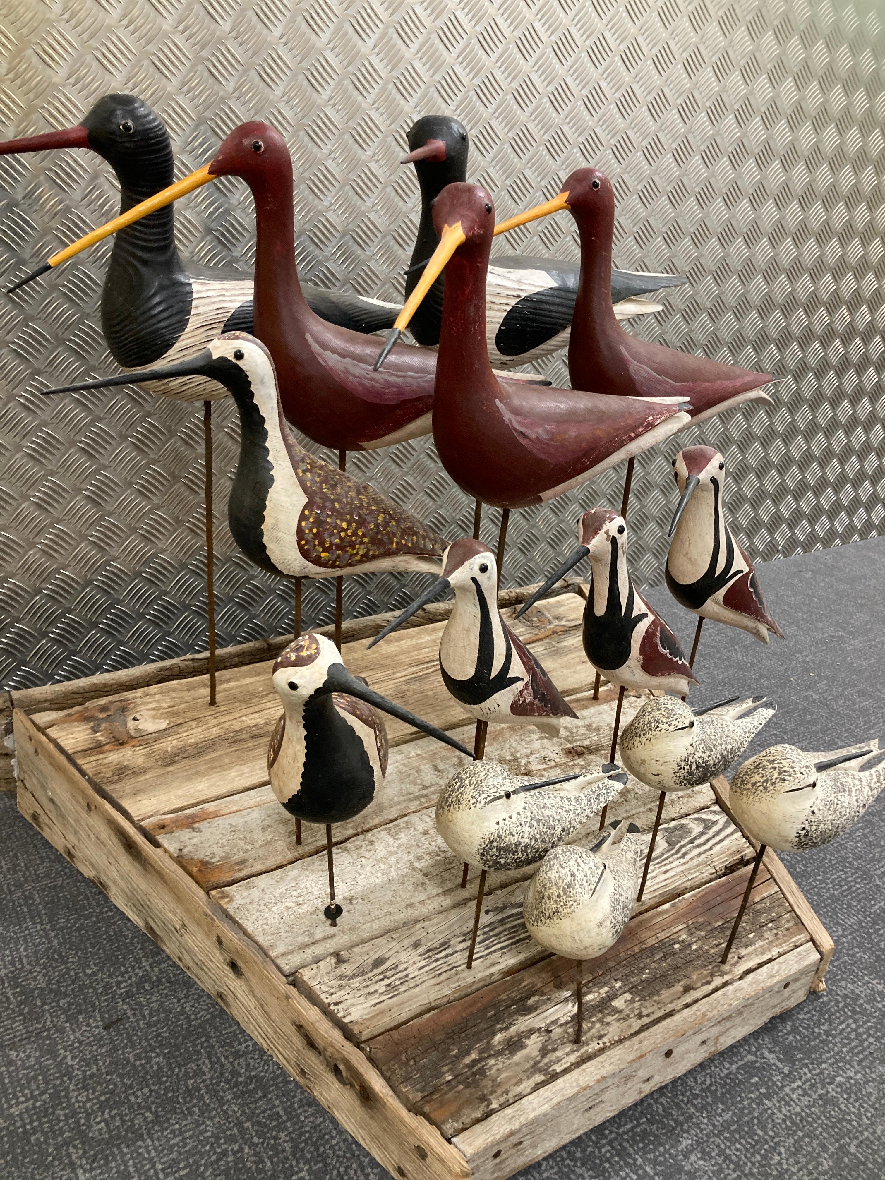 Vierzehn Vögel von Guy Taplin (Volkskunst) im Angebot