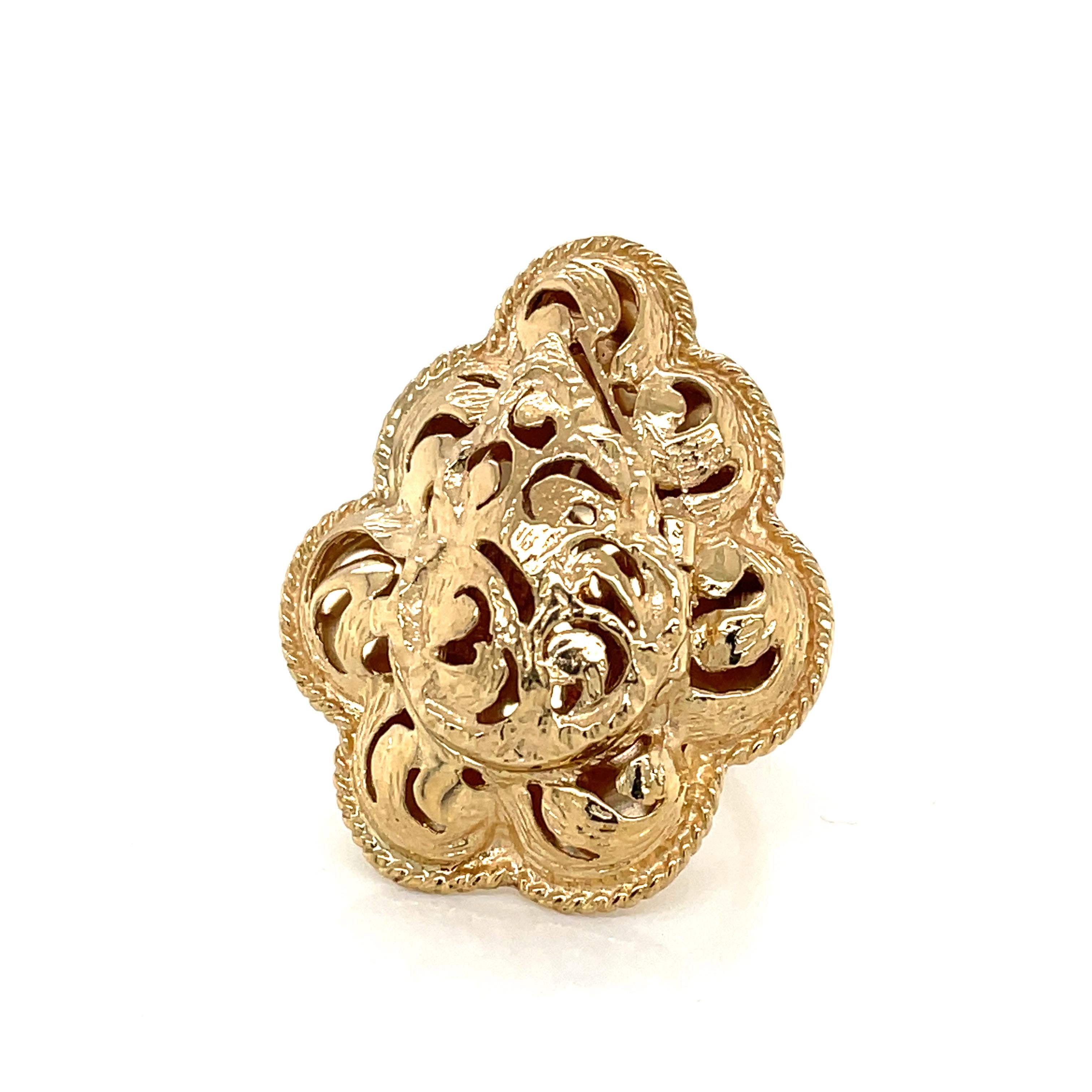 Fourteen Karat 14K Yellow Gold Poison Ring In Excellent Condition In Mount Kisco, NY