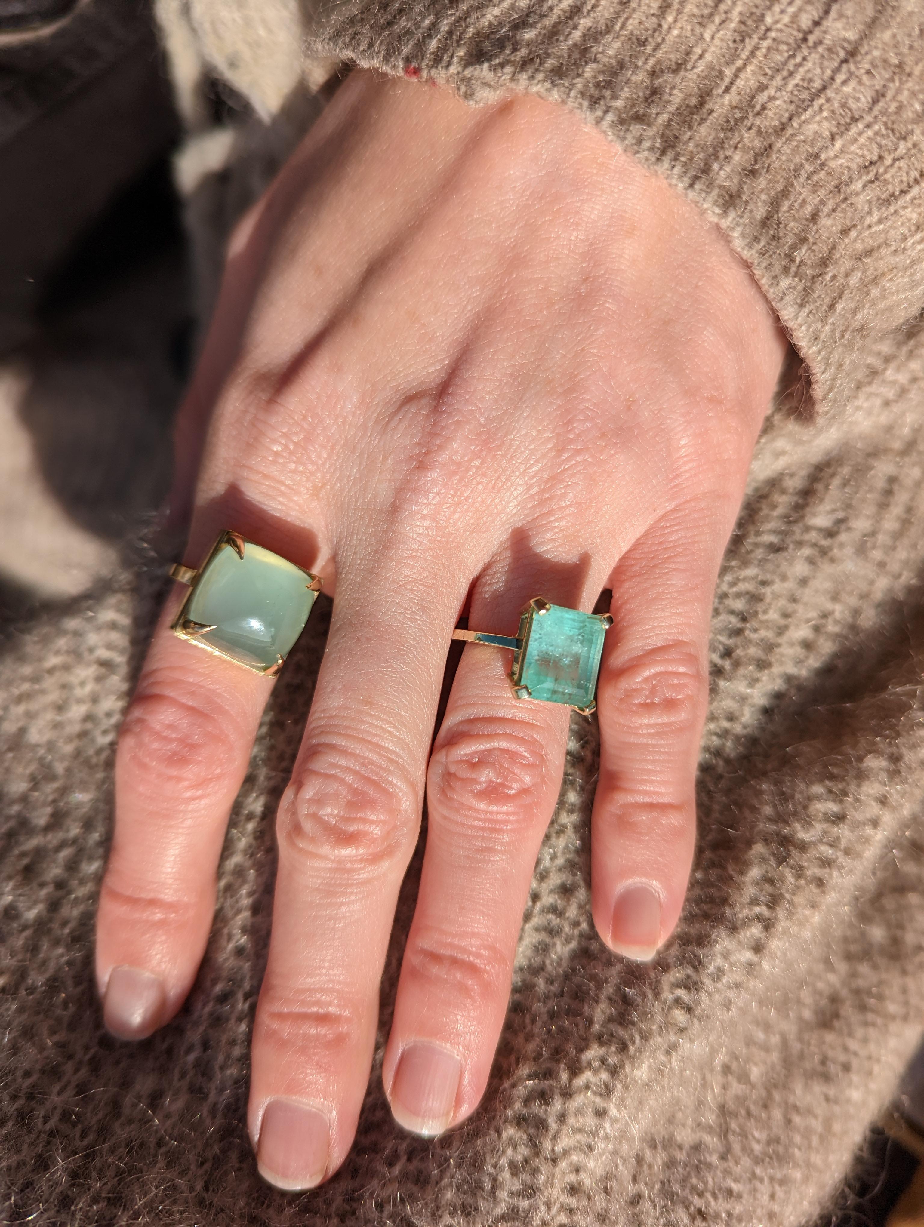 Fourteen Karat Yellow Gold Cocktail Ring with Colombian Light Minty Emerald For Sale 2