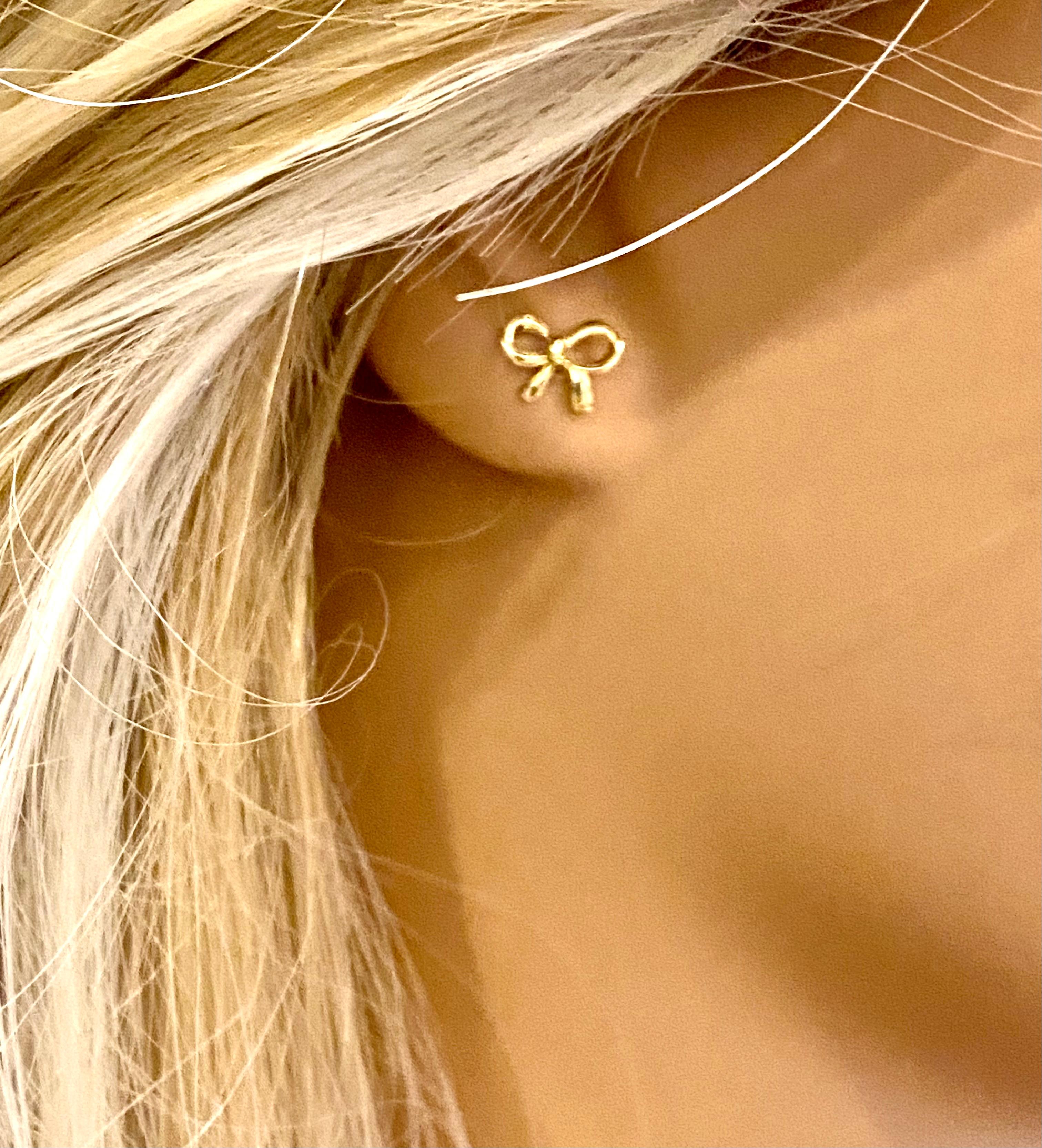 Contemporary 14 Karat Yellow Gold Dainty Design Bow Earrings