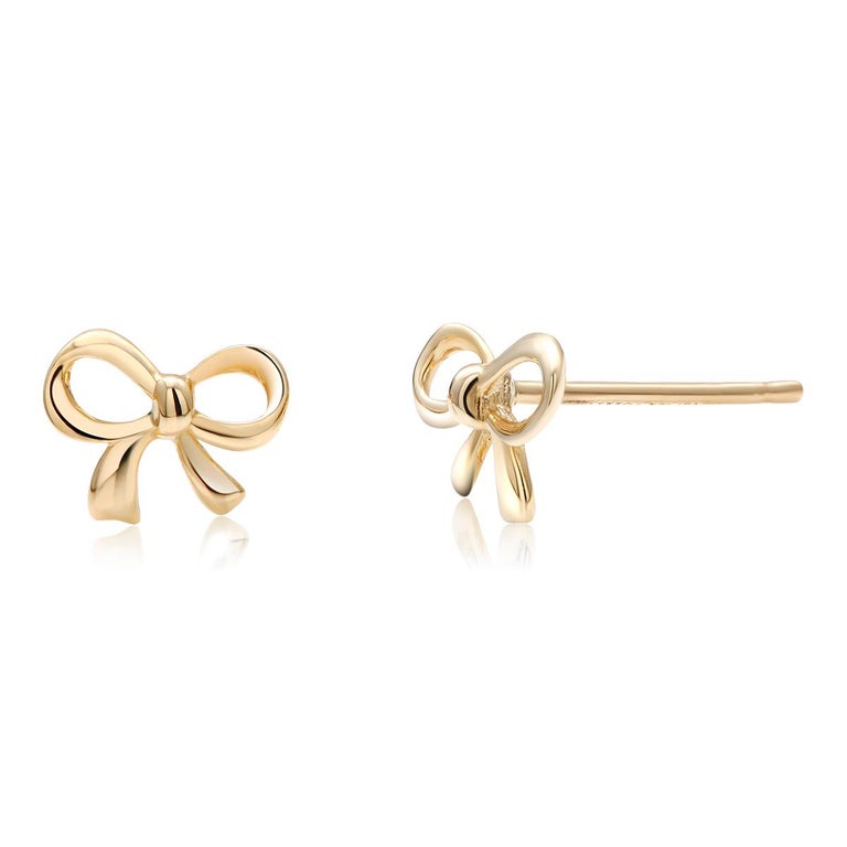 Fourteen Karat Yellow Gold Dainty Design Bow Earrings  In New Condition For Sale In New York, NY