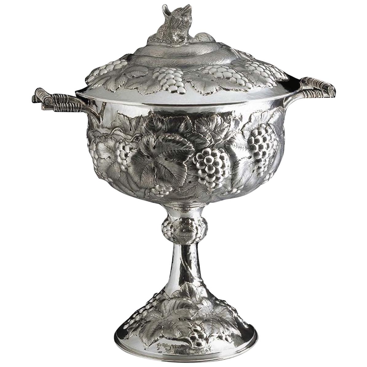 Cáliz de plata grande de zorro y uvas