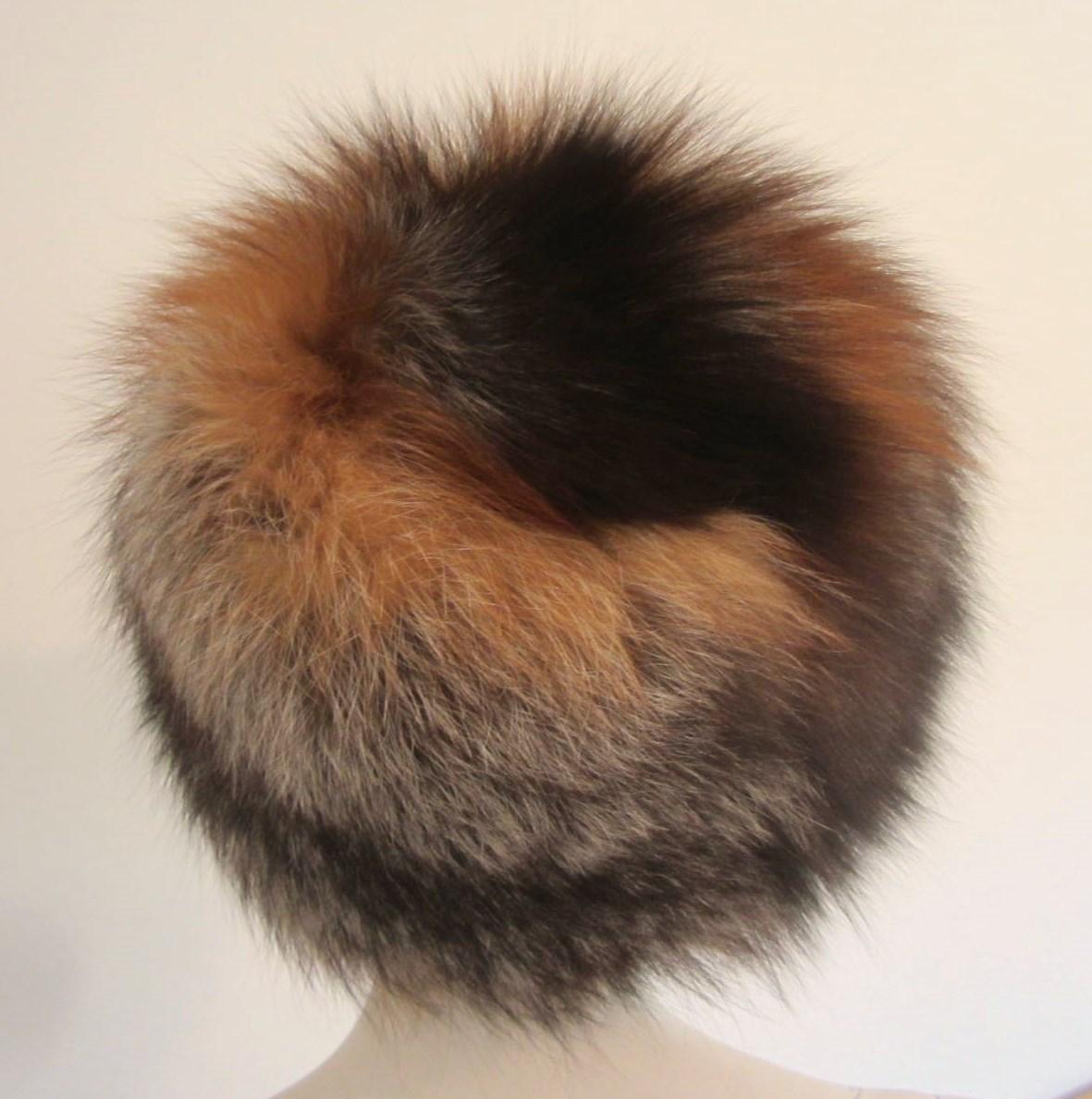 Fox Hat Silver & Red  In Good Condition For Sale In Wallkill, NY