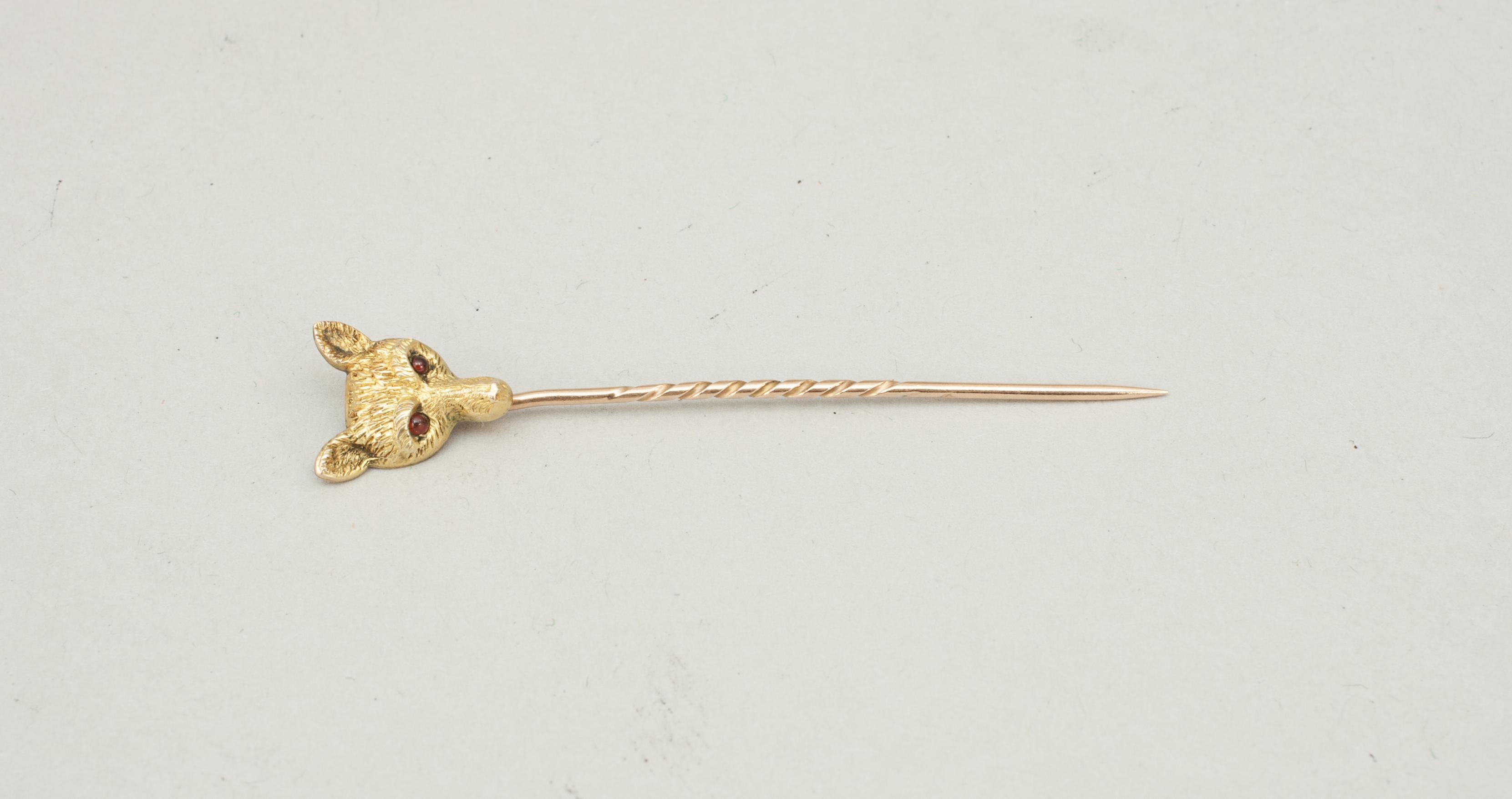 Fox Hunting Equestrian Gold Fox Mask Stick Pin In Good Condition For Sale In Oxfordshire, GB