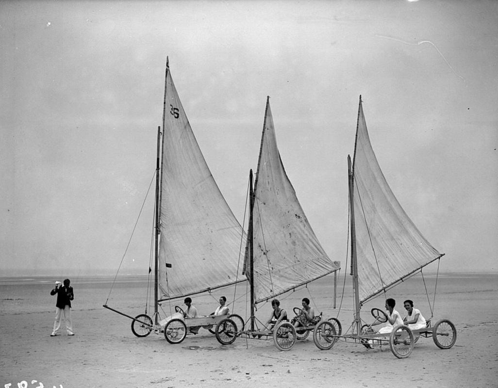 "Sand Yachts" by Fox Photos

July 1927: Sand yachts on a French beach. 

Unframed
Paper Size: 20" x 24'' (inches)
Printed 2022 
Silver Gelatin Fibre Print