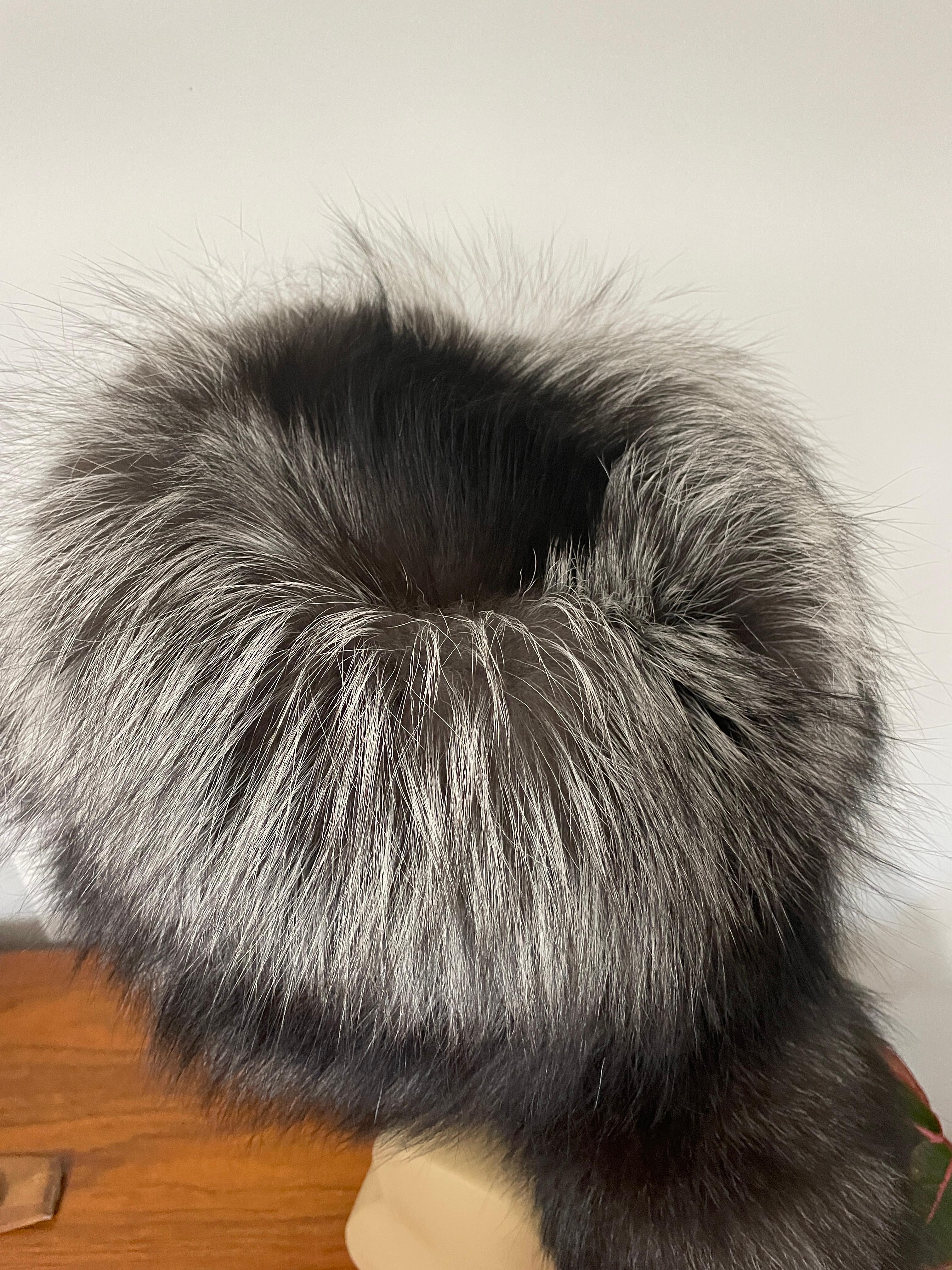 Fox Silver tipped Trapper Hat with Tail  In New Condition For Sale In Wallkill, NY