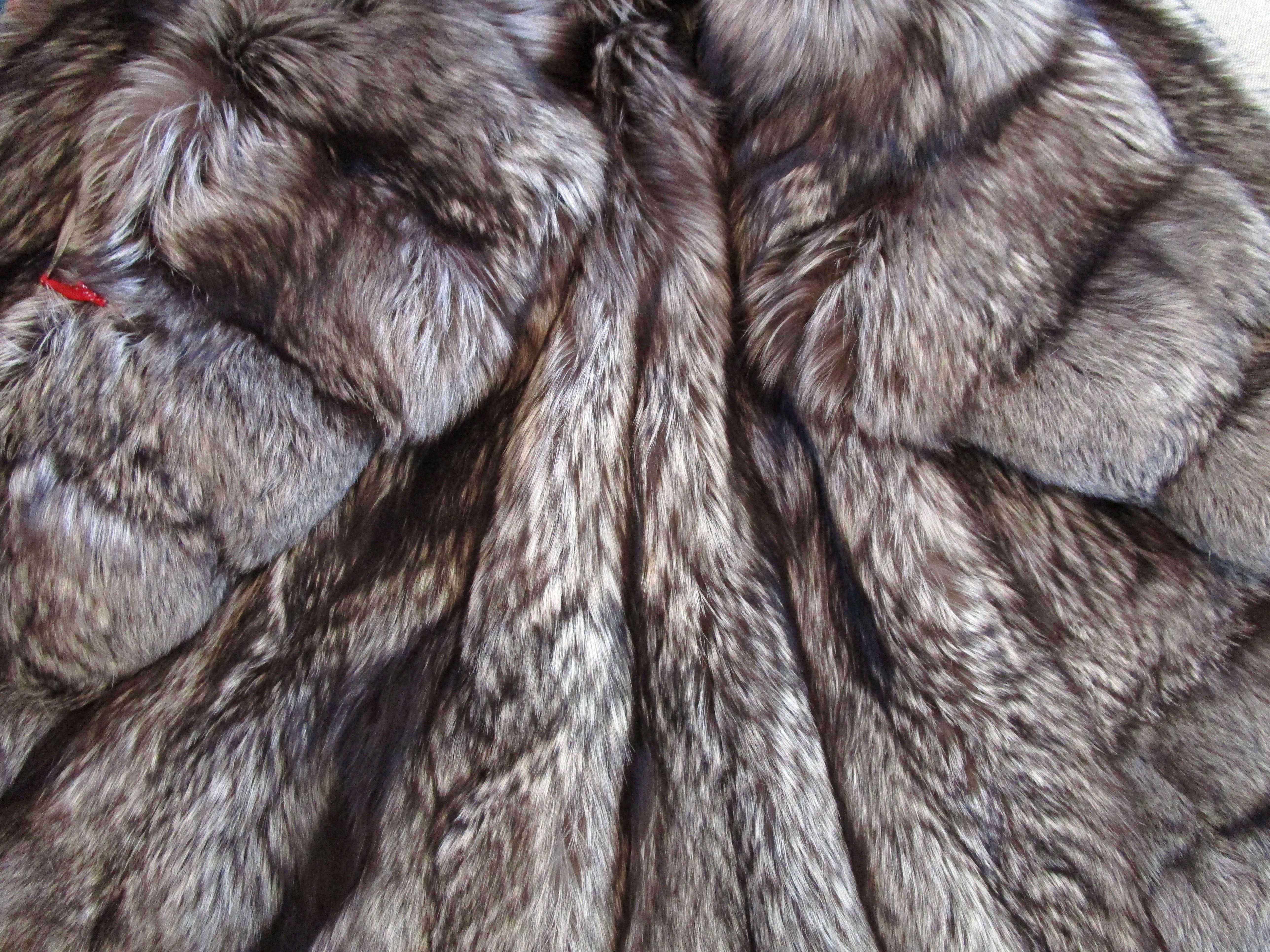  Fox Swing Coat Over sized Large Unisex - Silver Tipped 14-16 Scalloped Detail For Sale 5