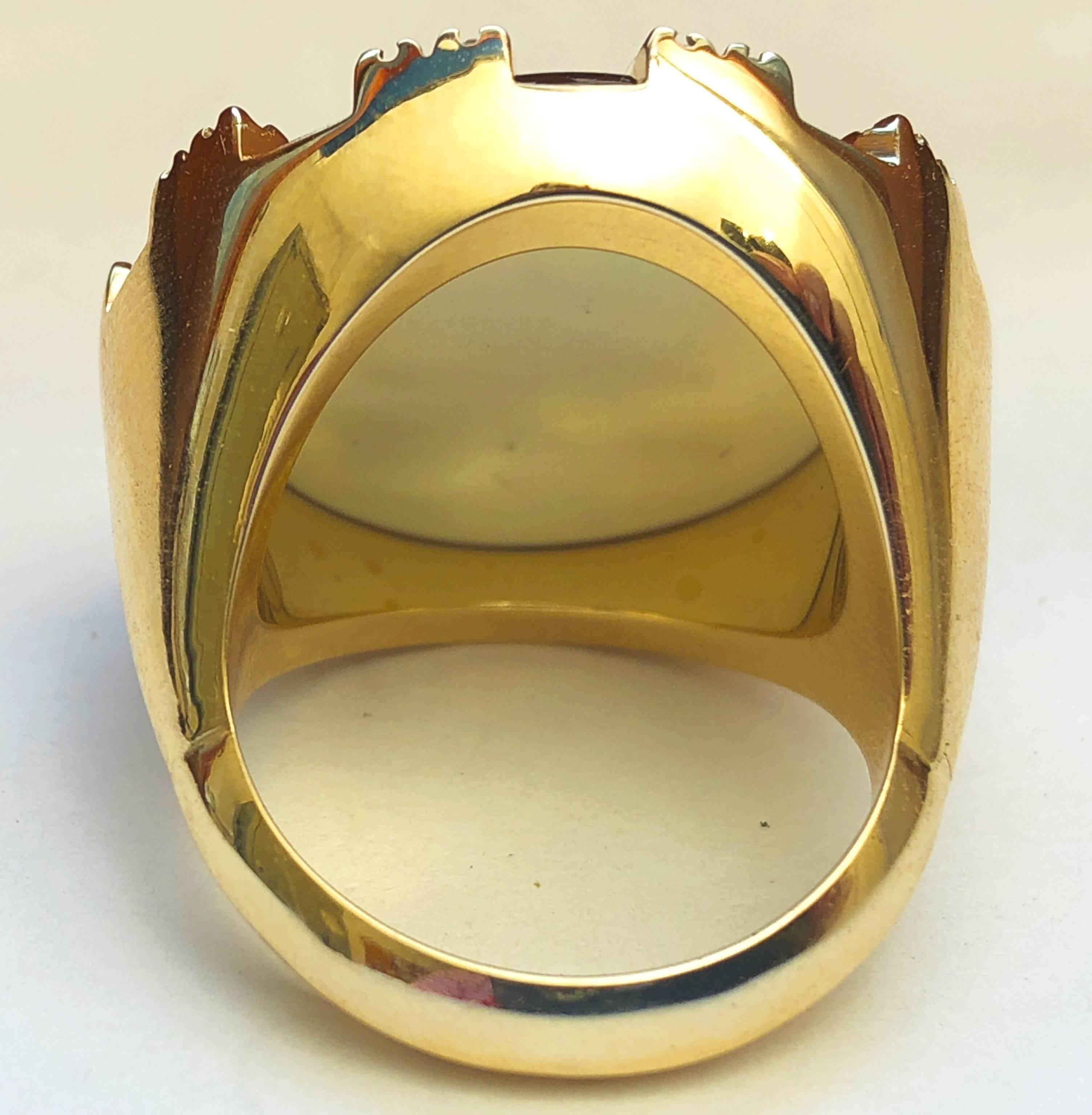 Berca Terrier Motif Reverse Crystal Diamond Yellow Gold One-of-a-Kind 1950s Ring For Sale 5