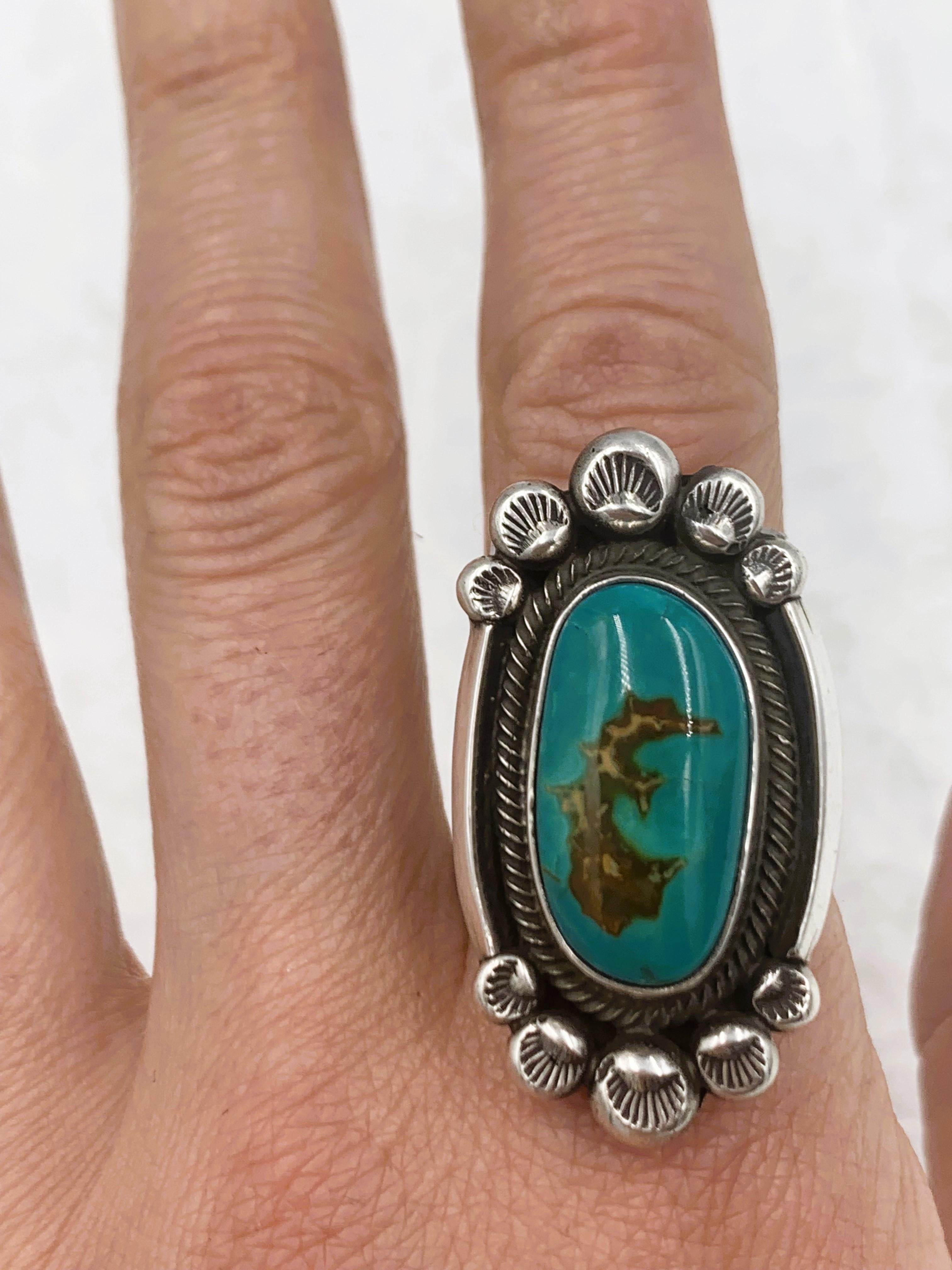 Fox turquoise sterling silver ring made by Navajo silversmith Leon Martinez In Good Condition For Sale In Scottsdale, AZ