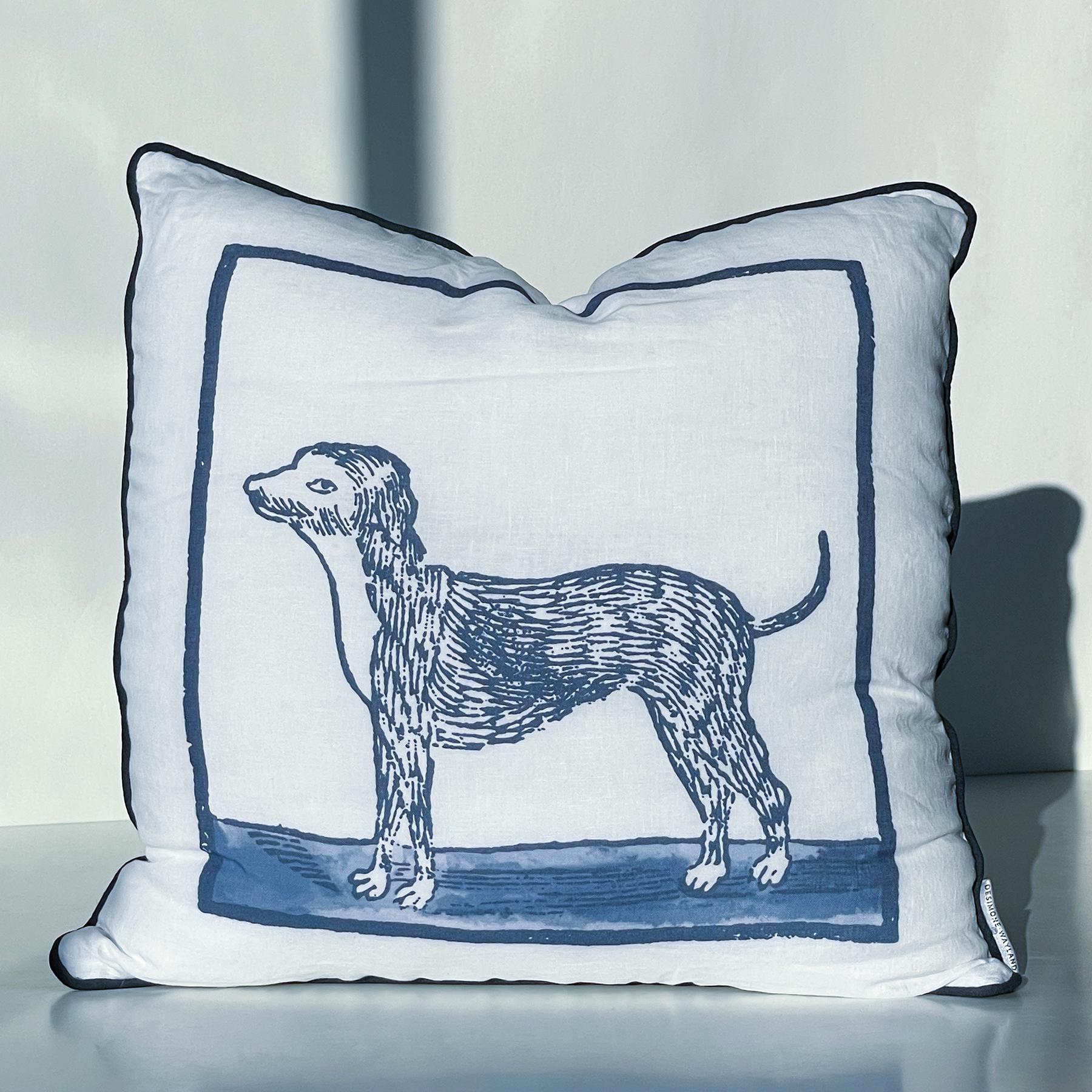 The perfect pillow for all dog lovers, this charming design features a cheeky Foxhound.

It belongs to a collection of several different dog breeds from 18th century Dutch illustrations.

This design is elegant, colorful and striking. 
Very