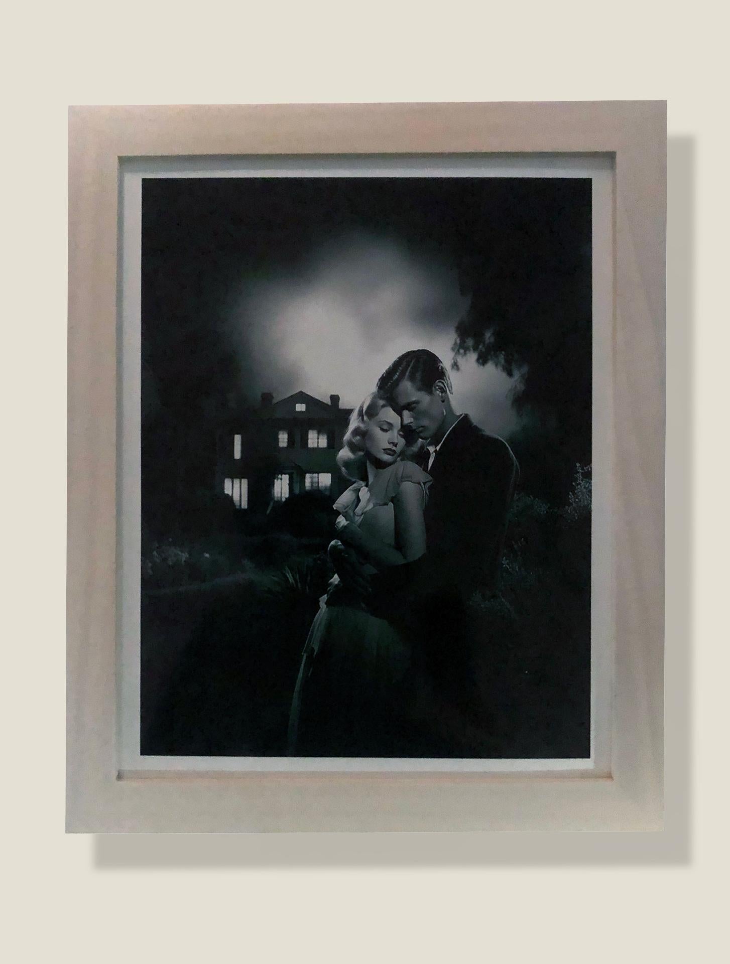 Lovers in the Garden – elegantes Schwarz-Weiß  Foto auf Silberblech A/P – Photograph von FPA Francis Pavy Artist