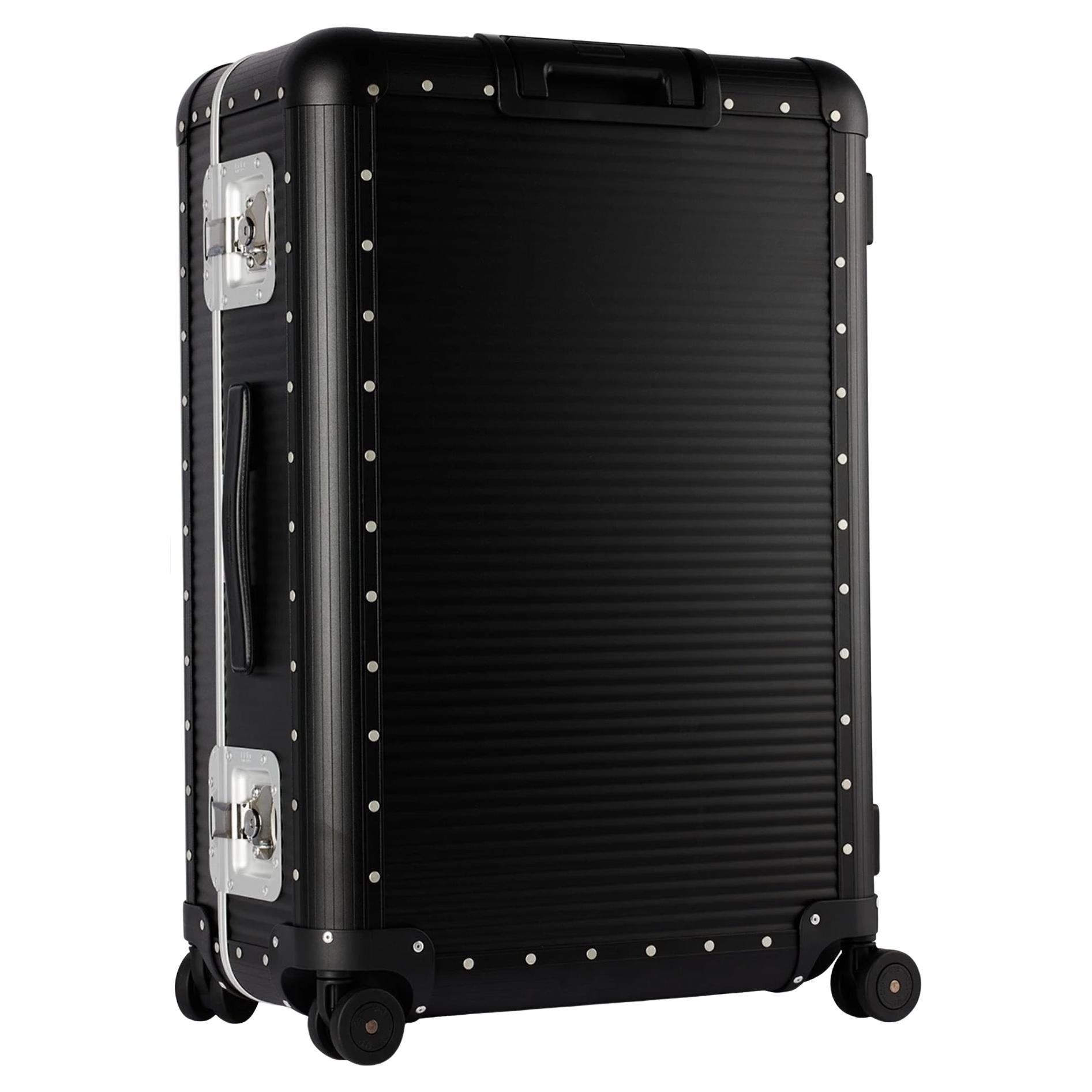 Fpm Milano Caviar Black Bank Spinner 76 Suitcase, Italy In Excellent Condition For Sale In Brooklyn, NY