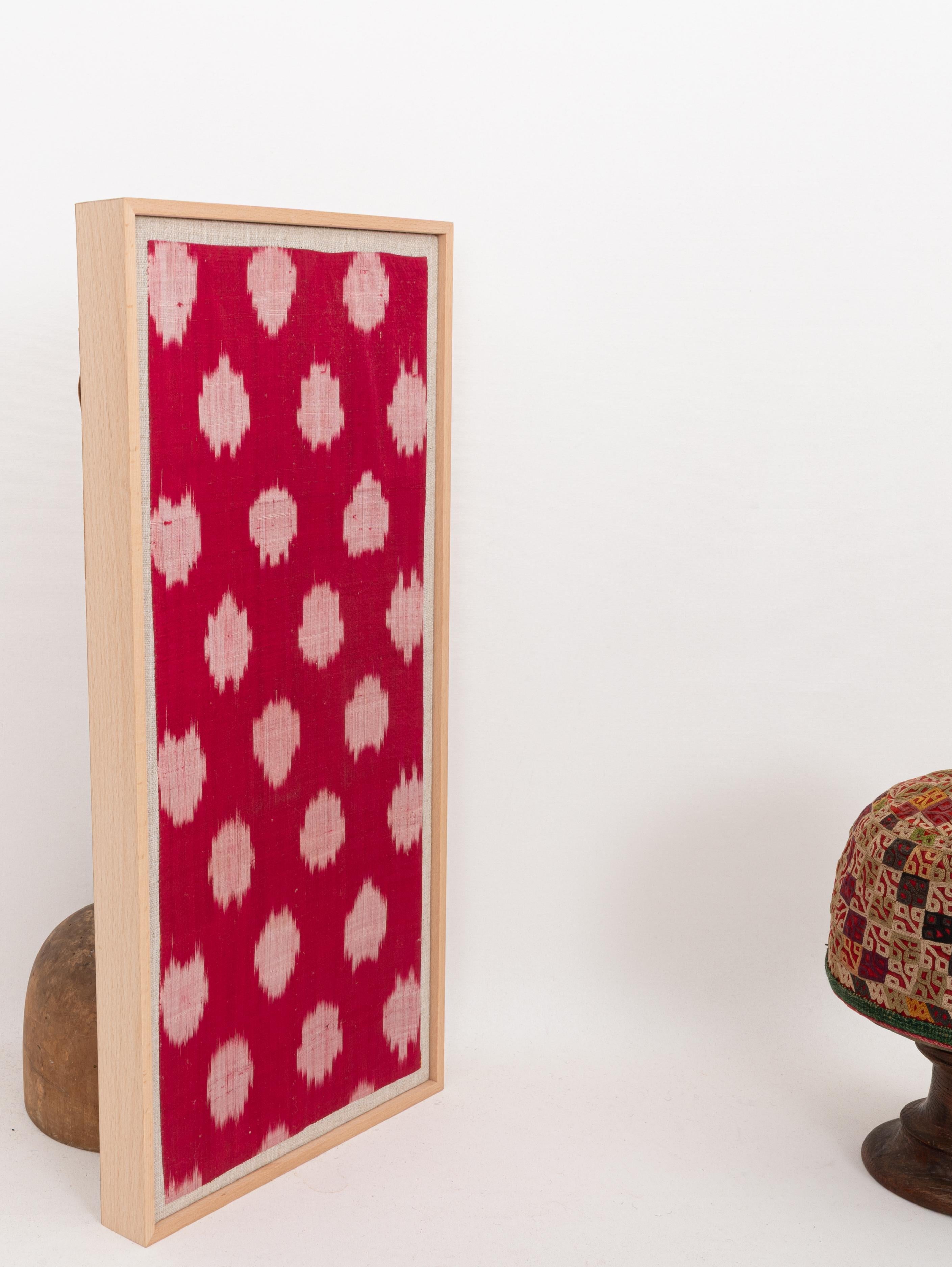 Gezähmtes antikes Seiden-Ikat-Fragment, Usbekistan, 1900er Jahre im Zustand „Gut“ im Angebot in Istanbul, TR