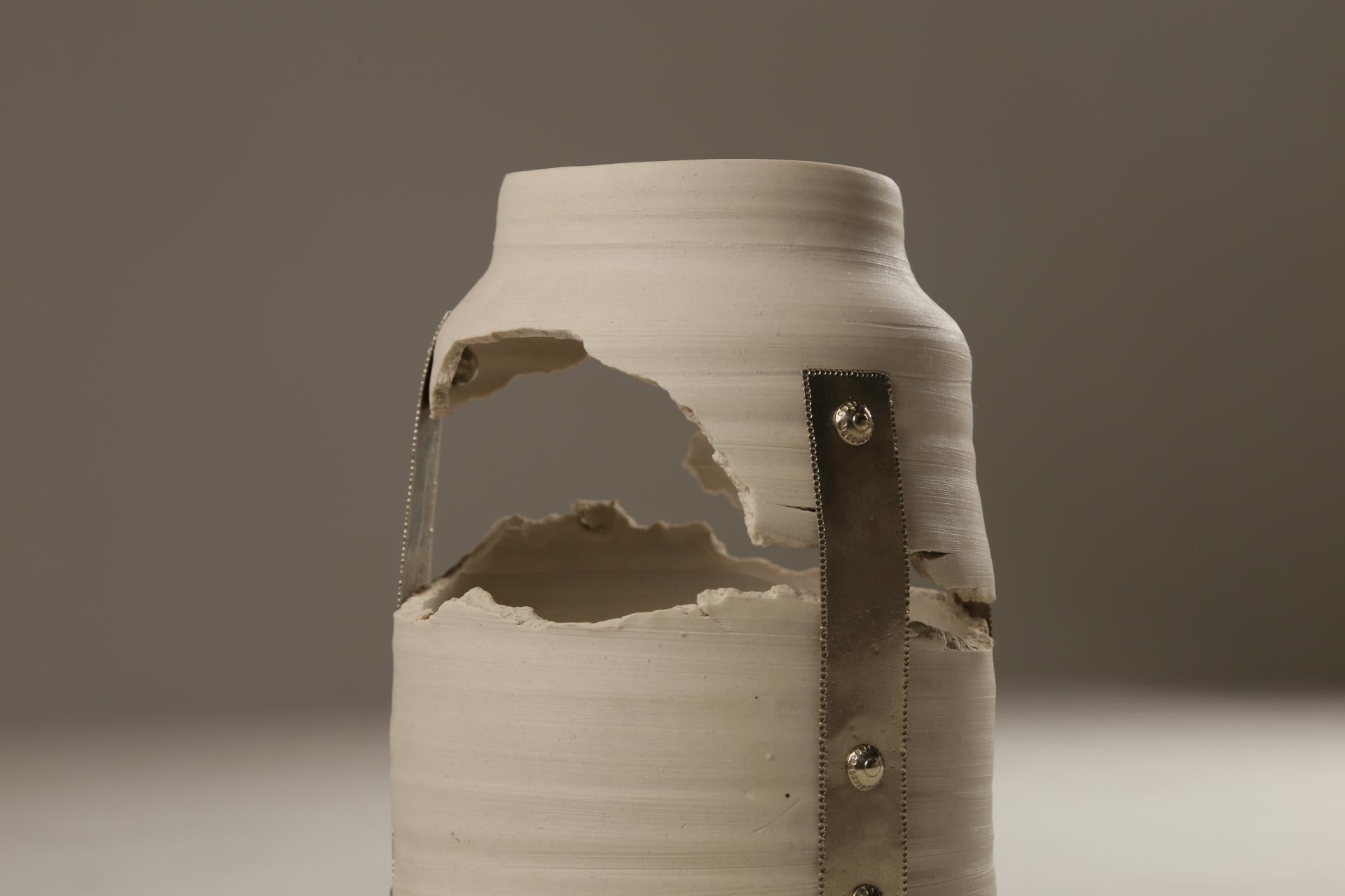 Made in collaboration with artist and ceramist Santiago Lena (Puerto Madryn, Chubut, Argentina). A series of unique vases, combining two very different and contrasting materials and processes, where each one fulfills a specific role, the