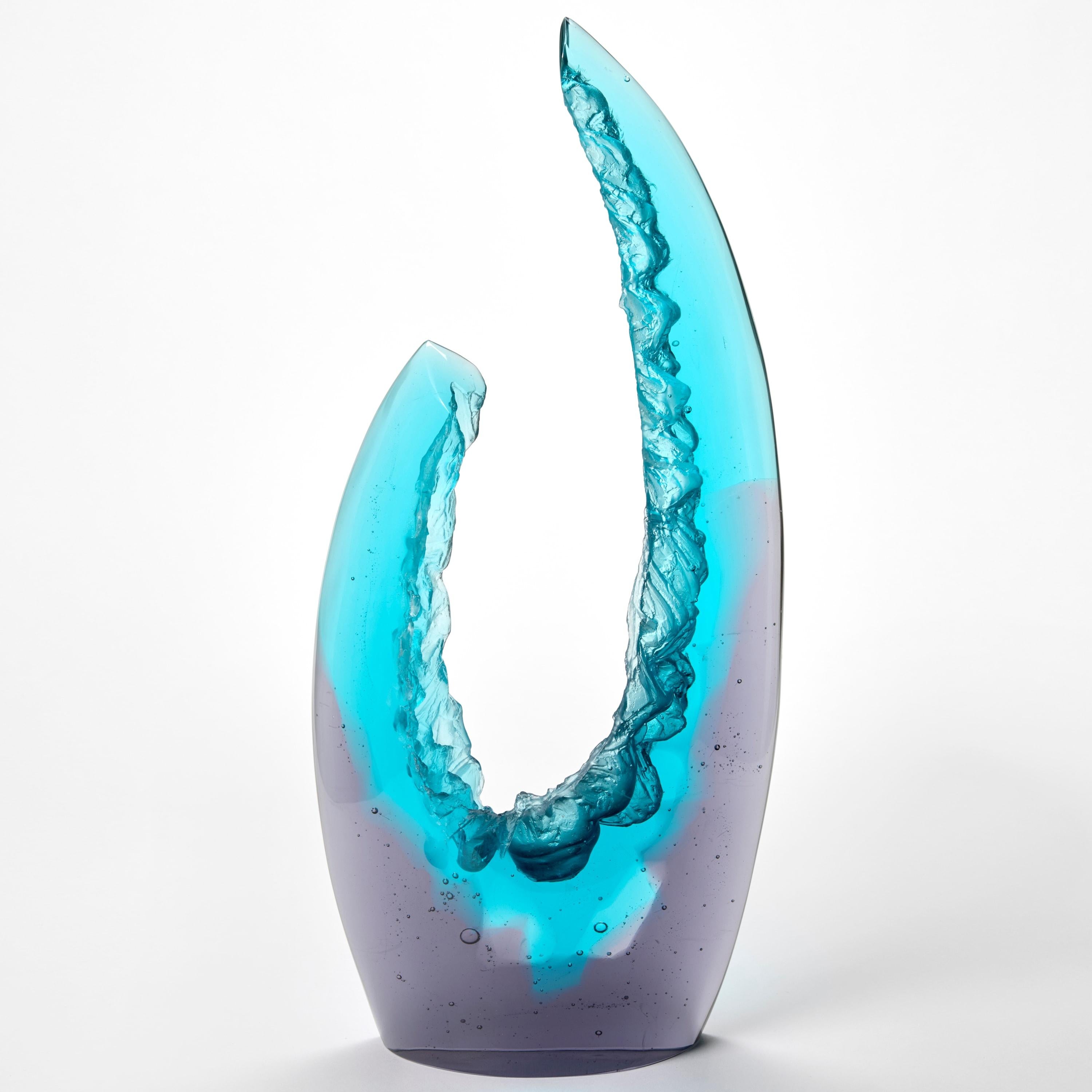 'Fracture I' è una scultura in vetro unica nel suo genere creata dall'artista britannico Wayne Charmer.

Nelle parole dell'artista;

