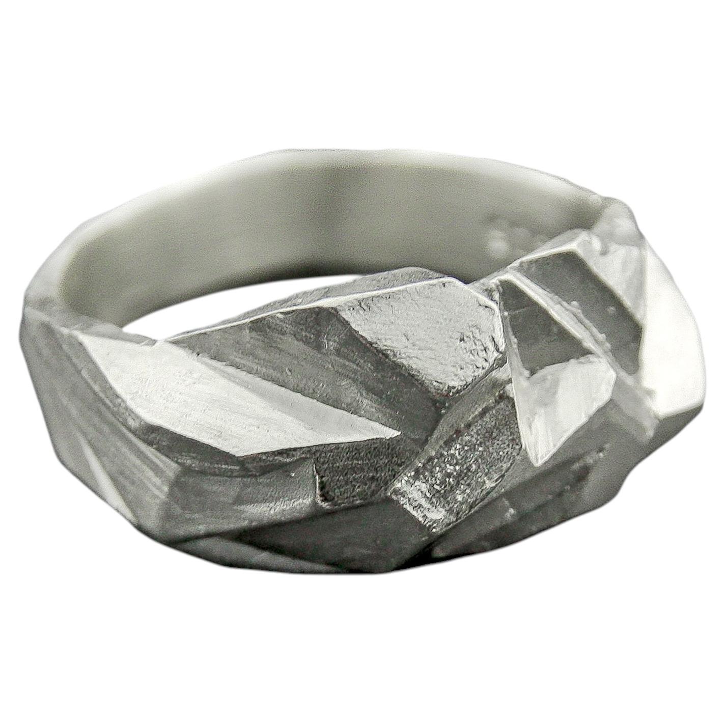 Fractured Facet Ring in Sterling Silver 925 by Leonie Simpson